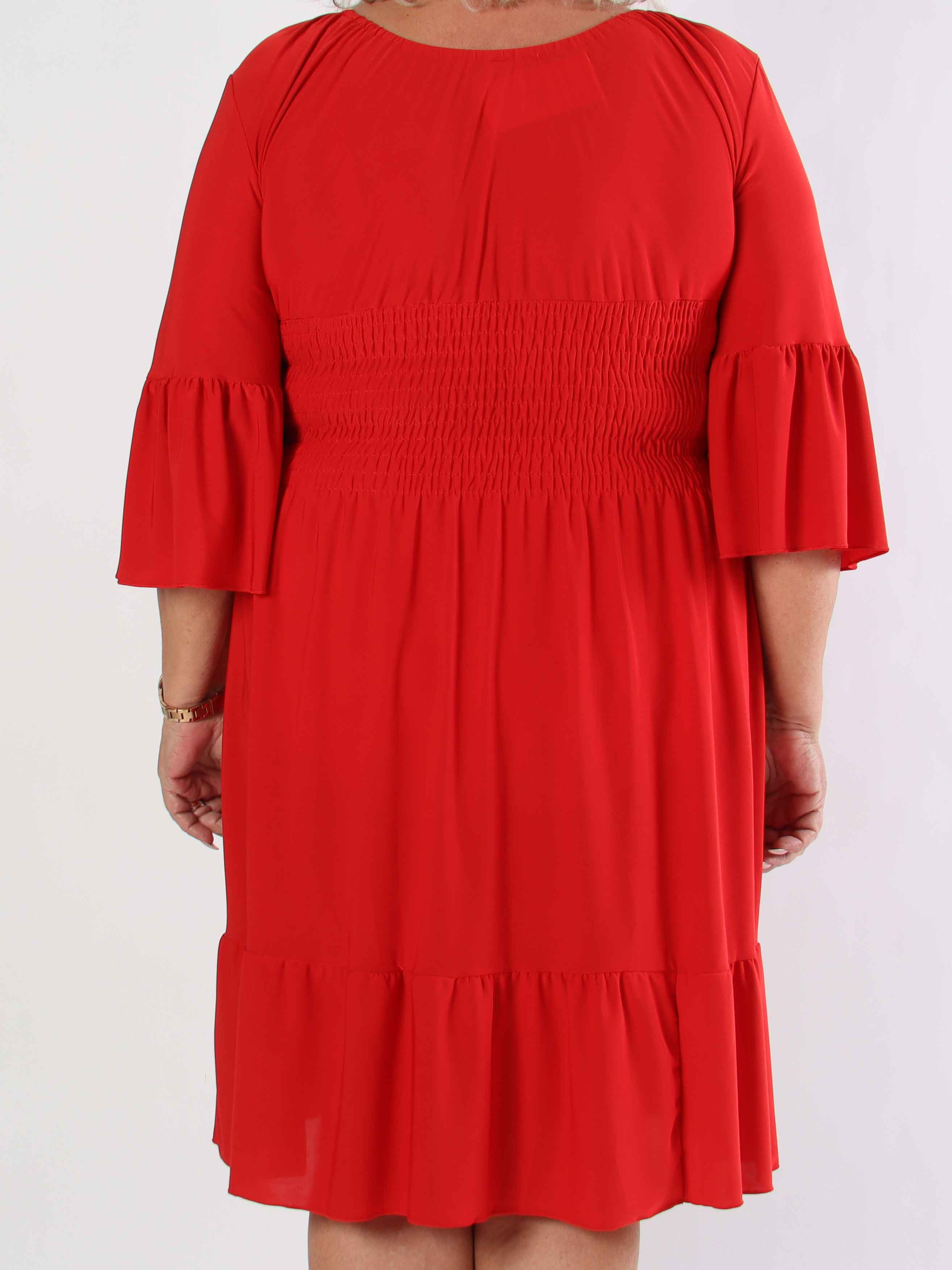 Flora Plain - Elastisk plus size klänning med resår och volang på ärmen