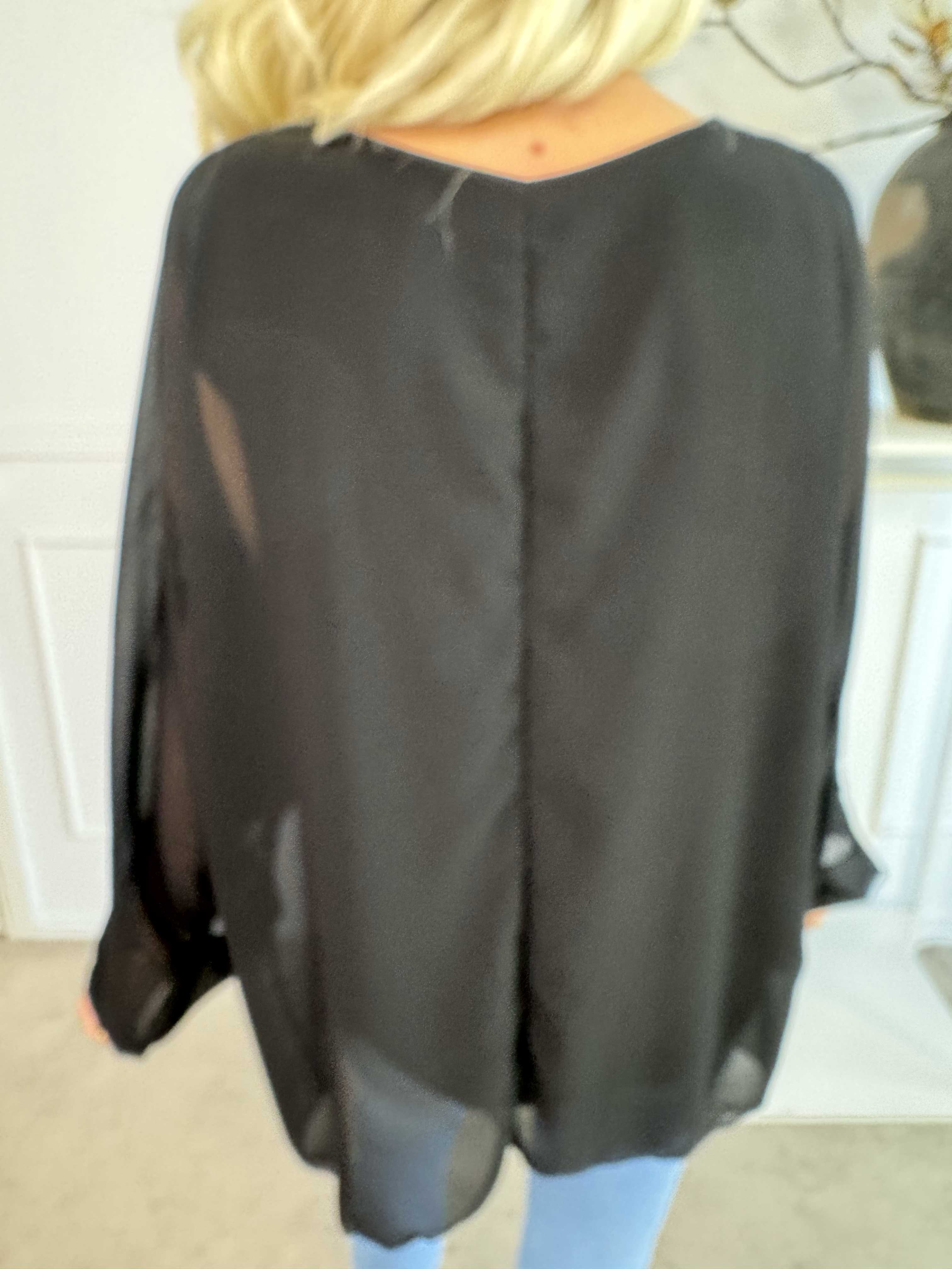 Flores - Tunika med chiffonglager och halvgenomskinliga ärmar