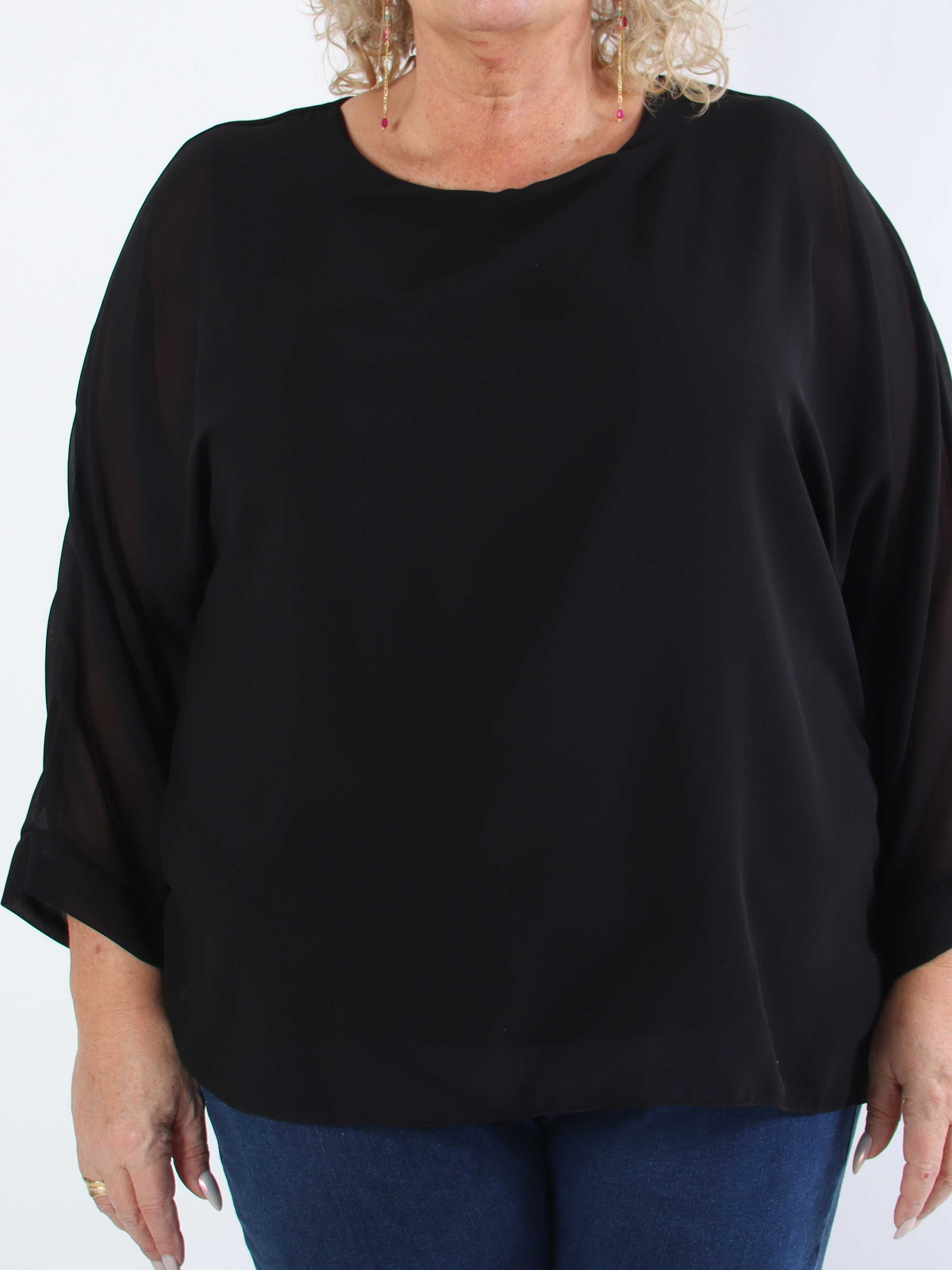 Flores - Plus size-tunika med chiffonglager och halvgenomskinliga ärmar