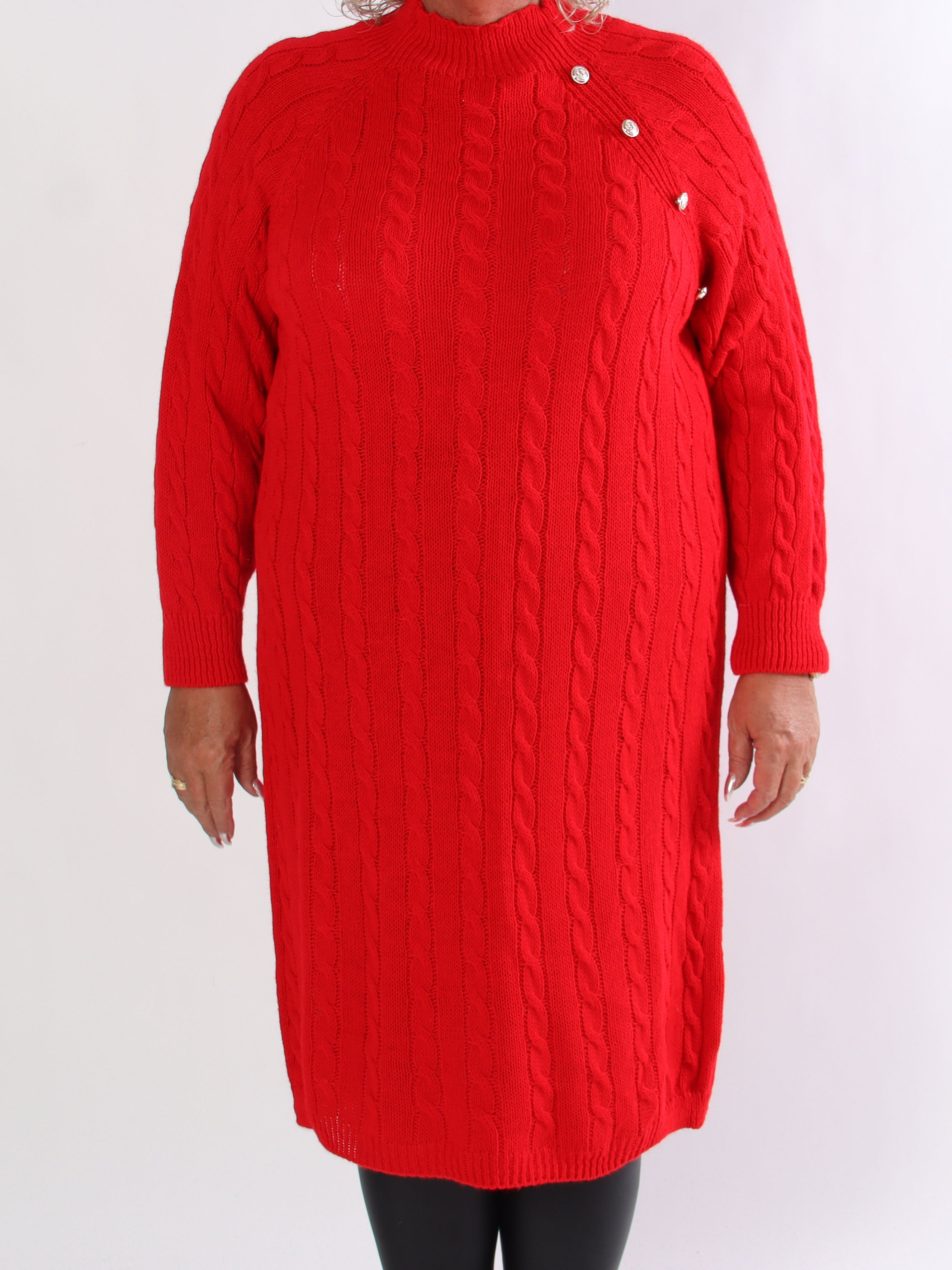 Floresta - Kabelstickad plus size klänning med guldfärgade knappar