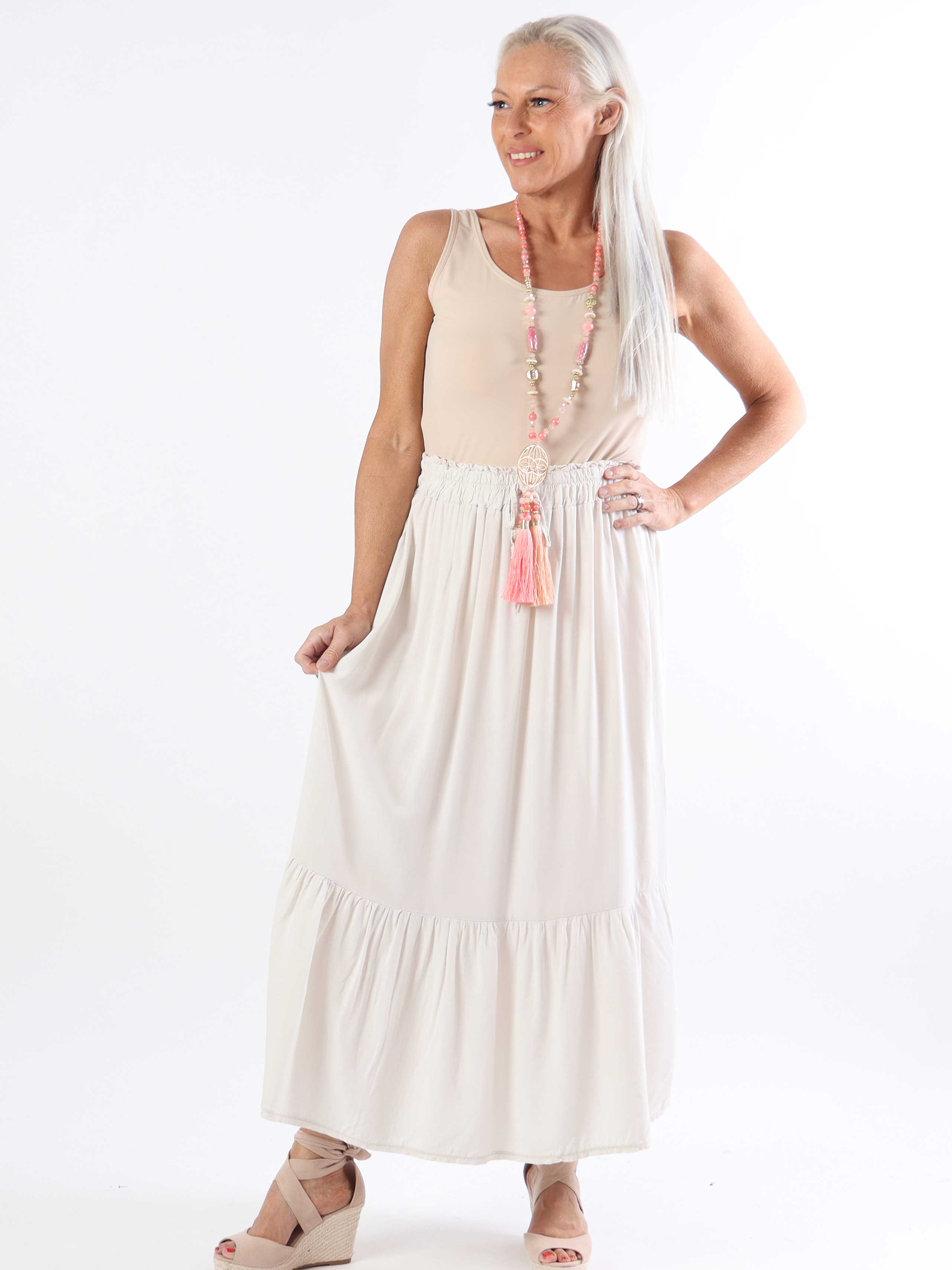 Florida - Söt plus size kjol i viskos med volang i nederkanten