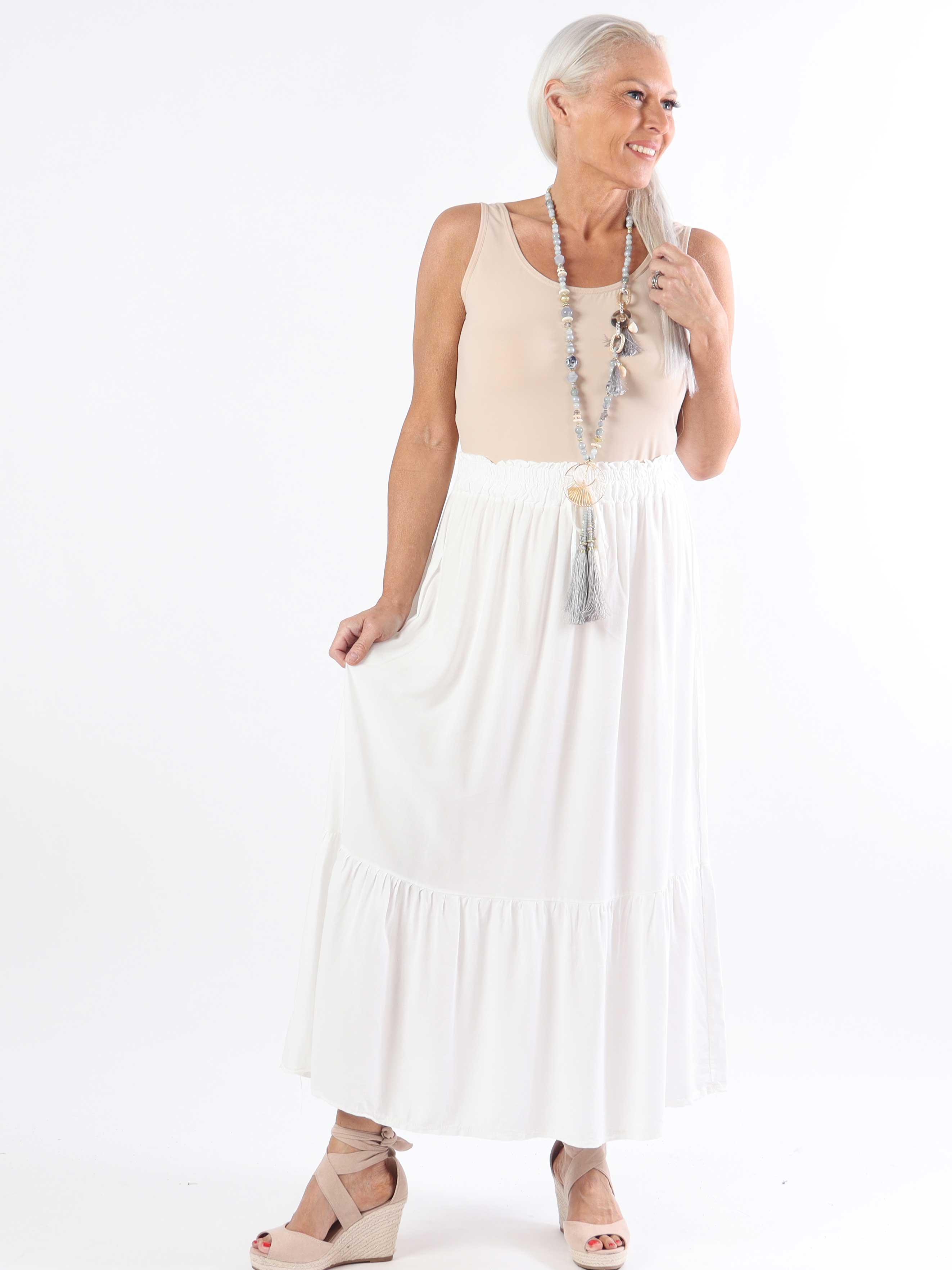 Florida - Söt plus size kjol i viskos med volang i nederkanten