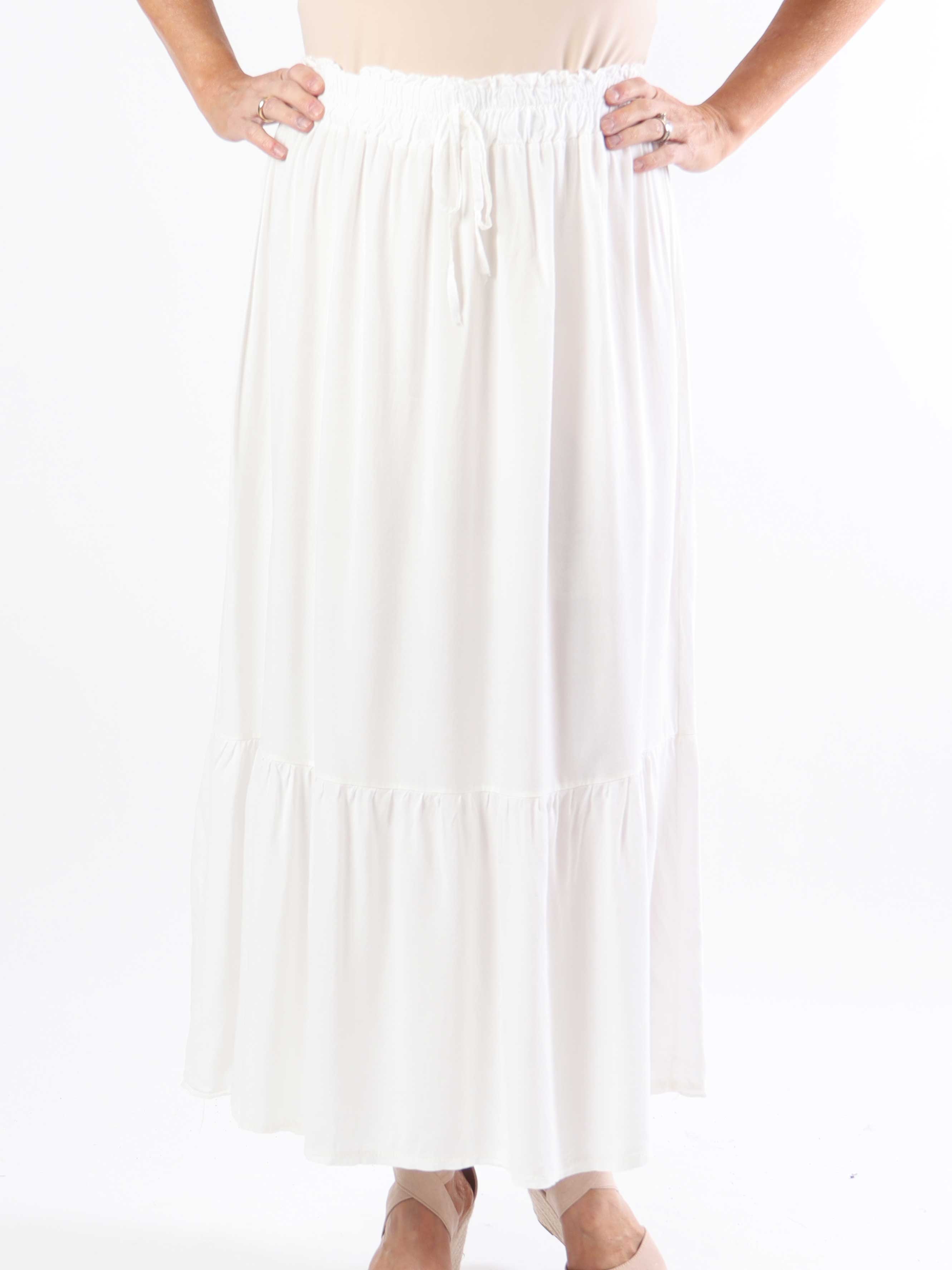 Florida - Söt plus size kjol i viskos med volang i nederkanten