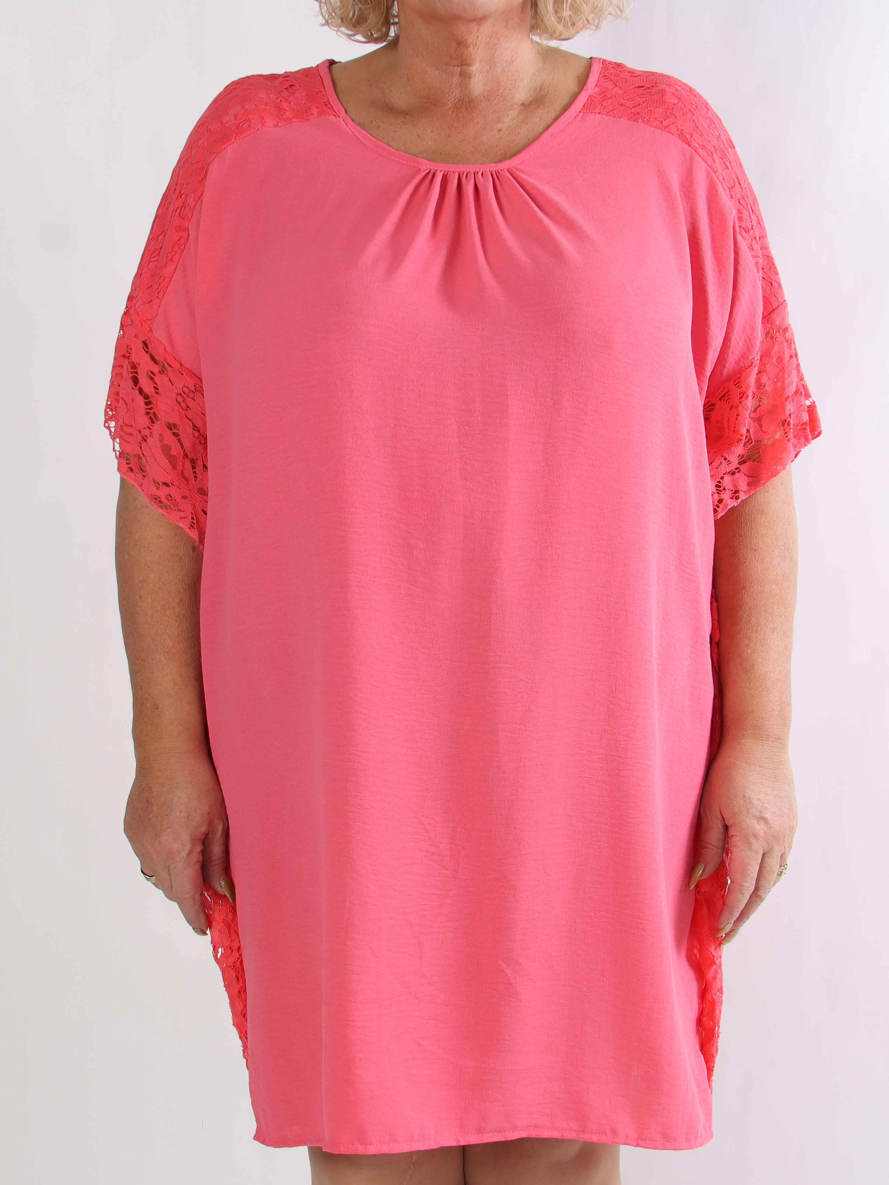 Frazzine - Plus size kjole i løs pasform med blondekant