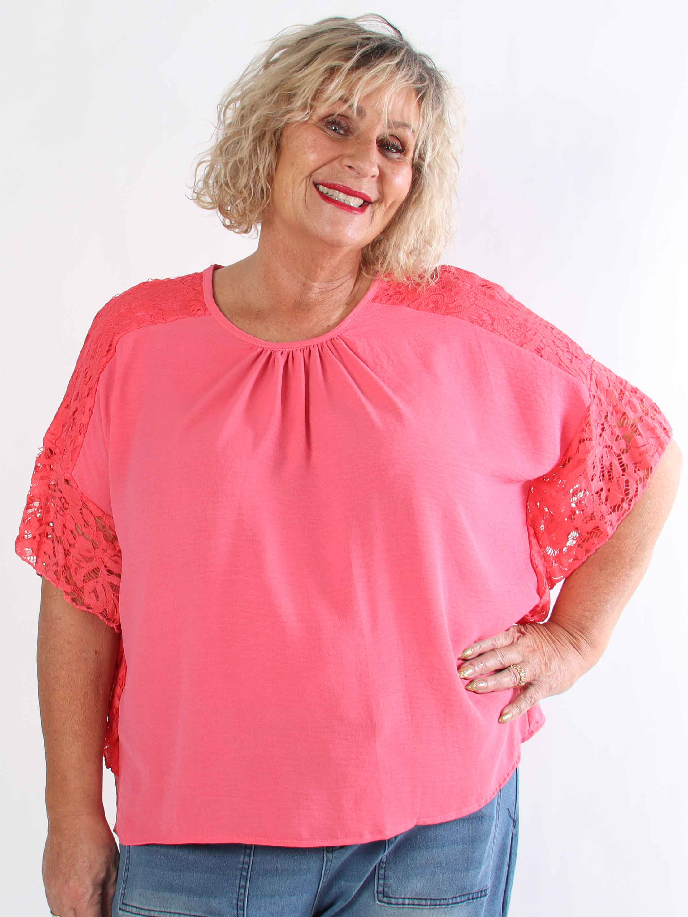 Frazzine Shirt - Tunika i løs pasform med blondekant ved ærmerne