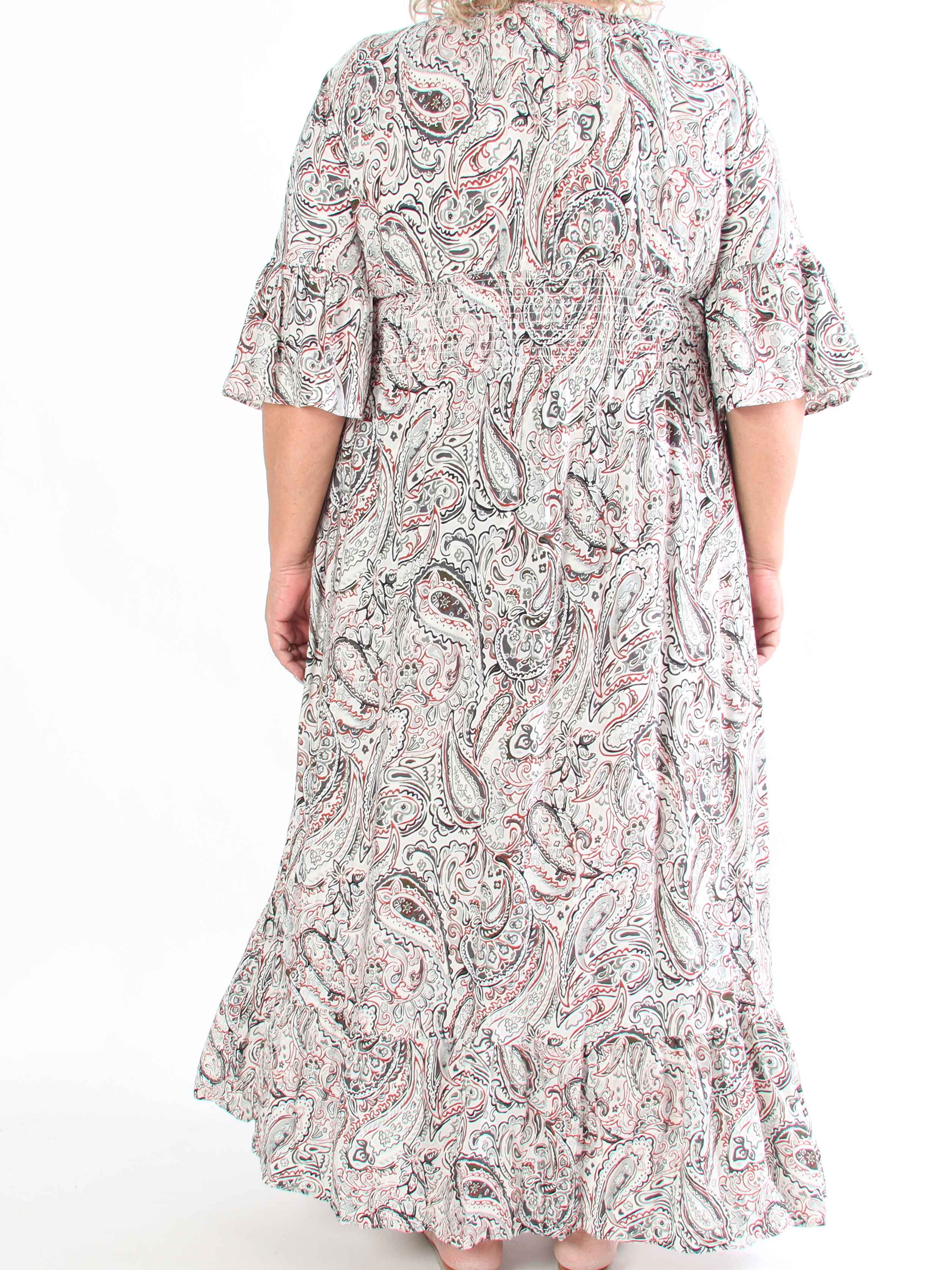 Freja - Mönstrad klänning med smockad midja