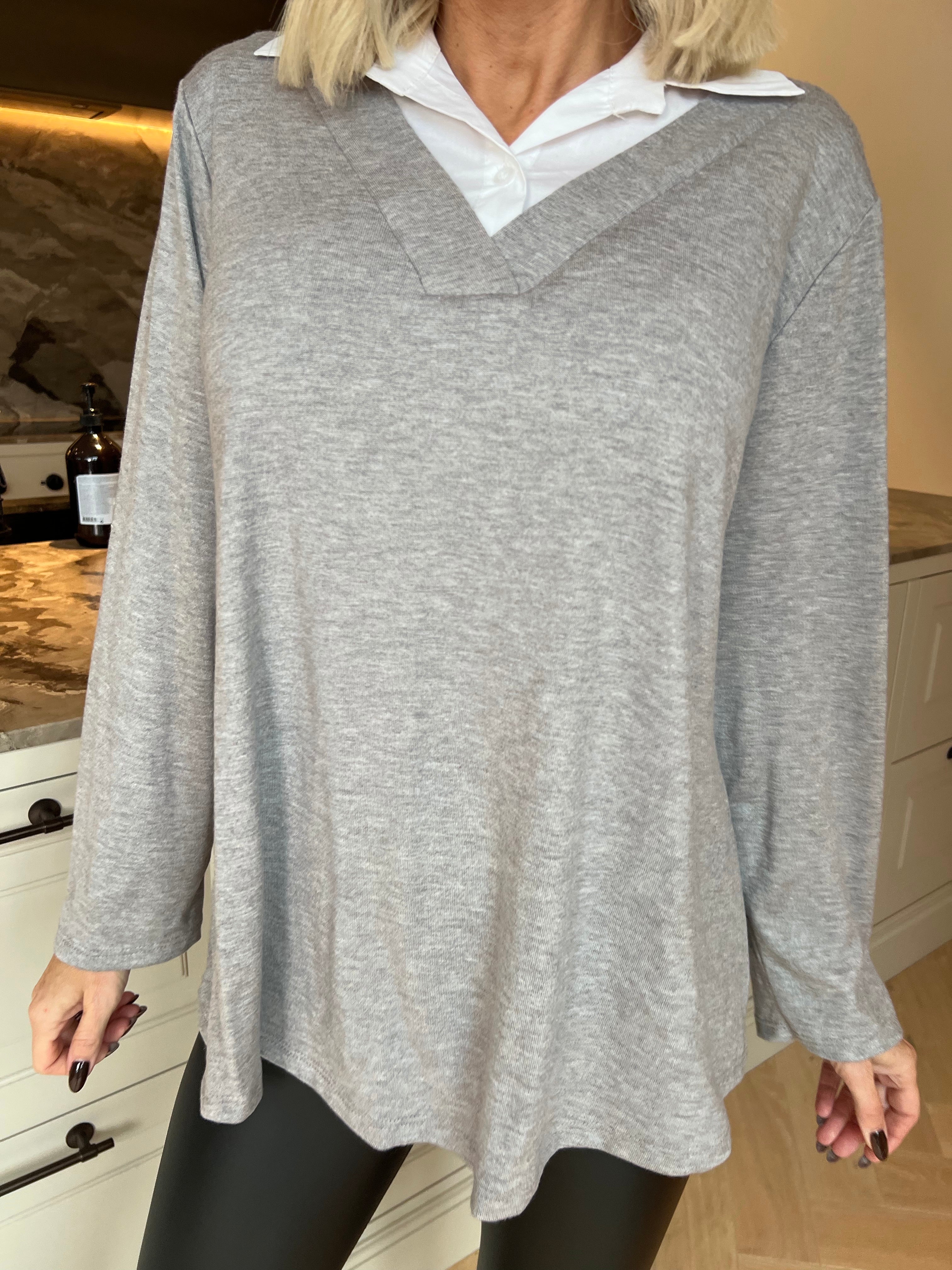 Gabriella - Blus i mjuk viskos med en fin vit skjortkrage som ger en stilfull look