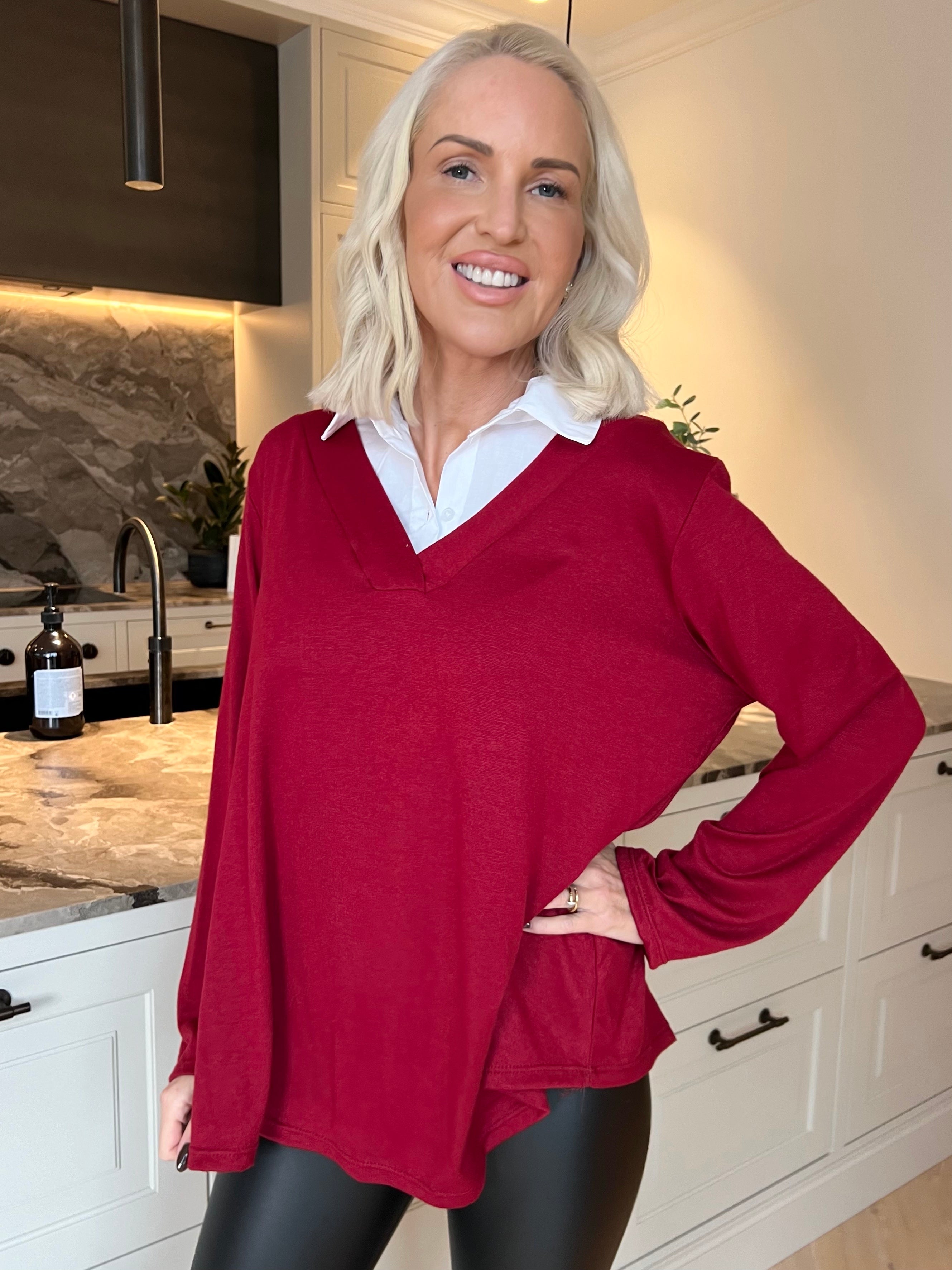 Gabriella - Blus i mjuk viskos med en fin vit skjortkrage som ger en stilfull look