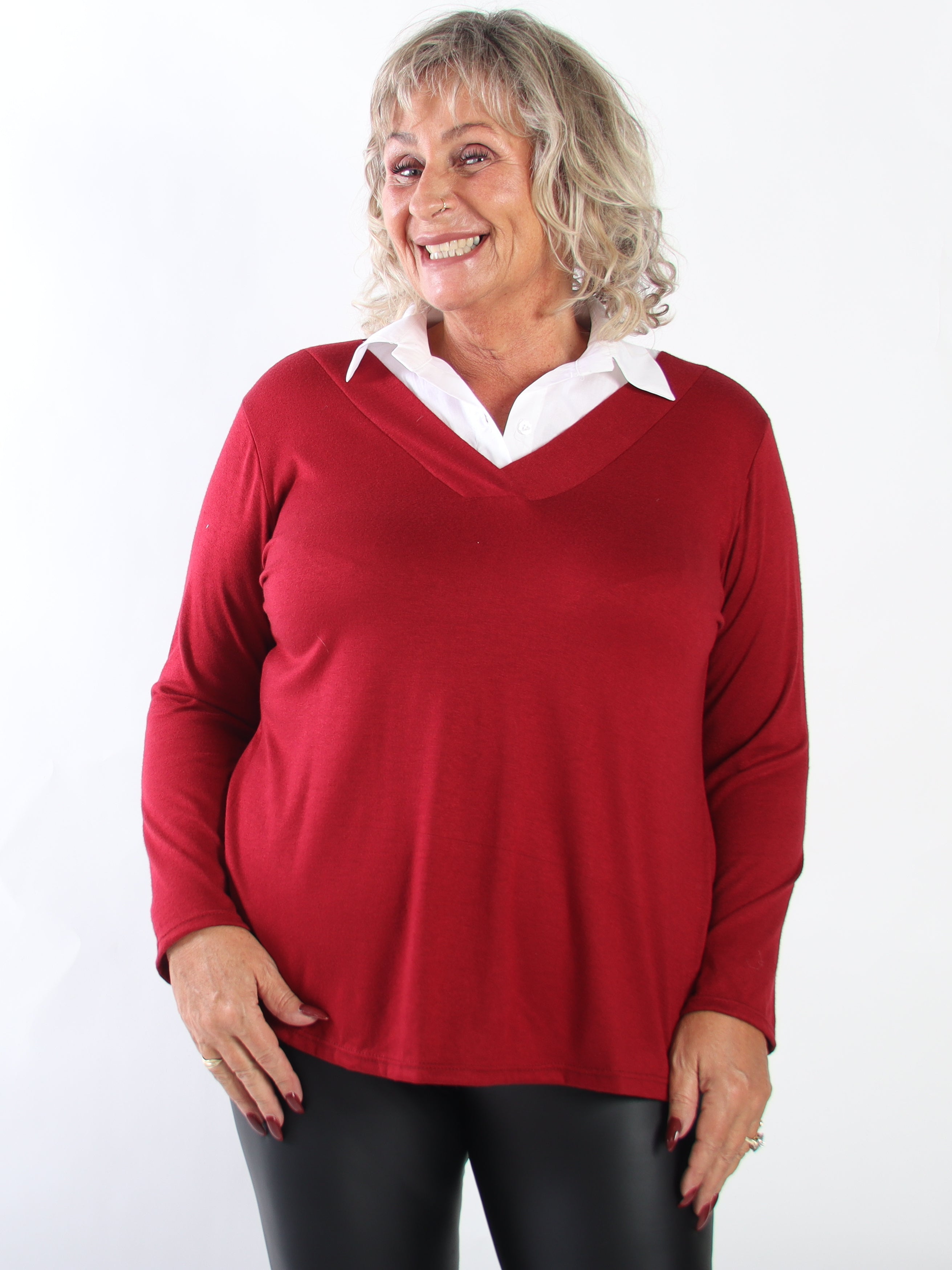 Gabriella - Blus i plus size i mjuk viskos med en fin skjortkrage som ger en stilfull look