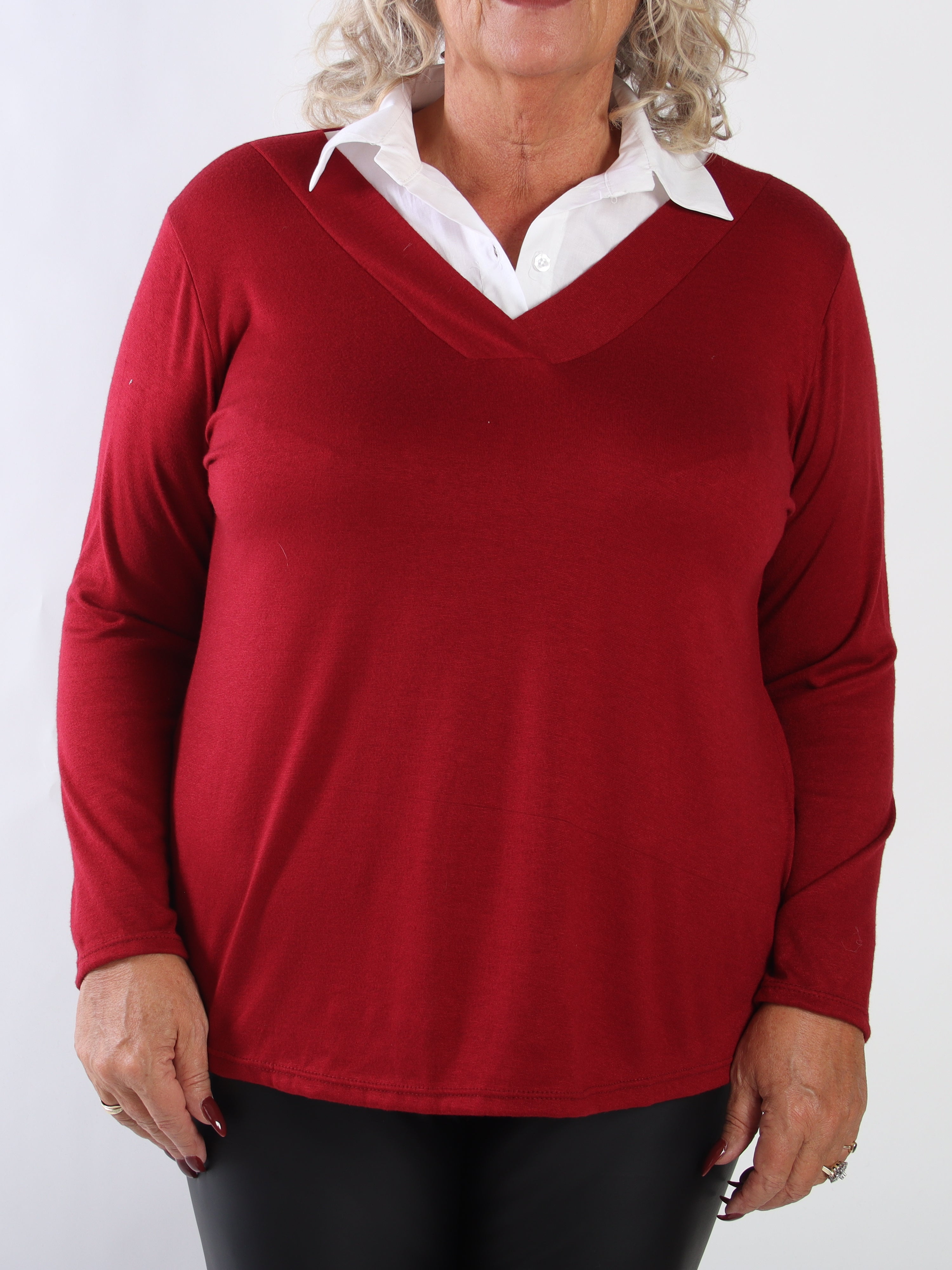 Gabriella - Blus i plus size i mjuk viskos med en fin skjortkrage som ger en stilfull look