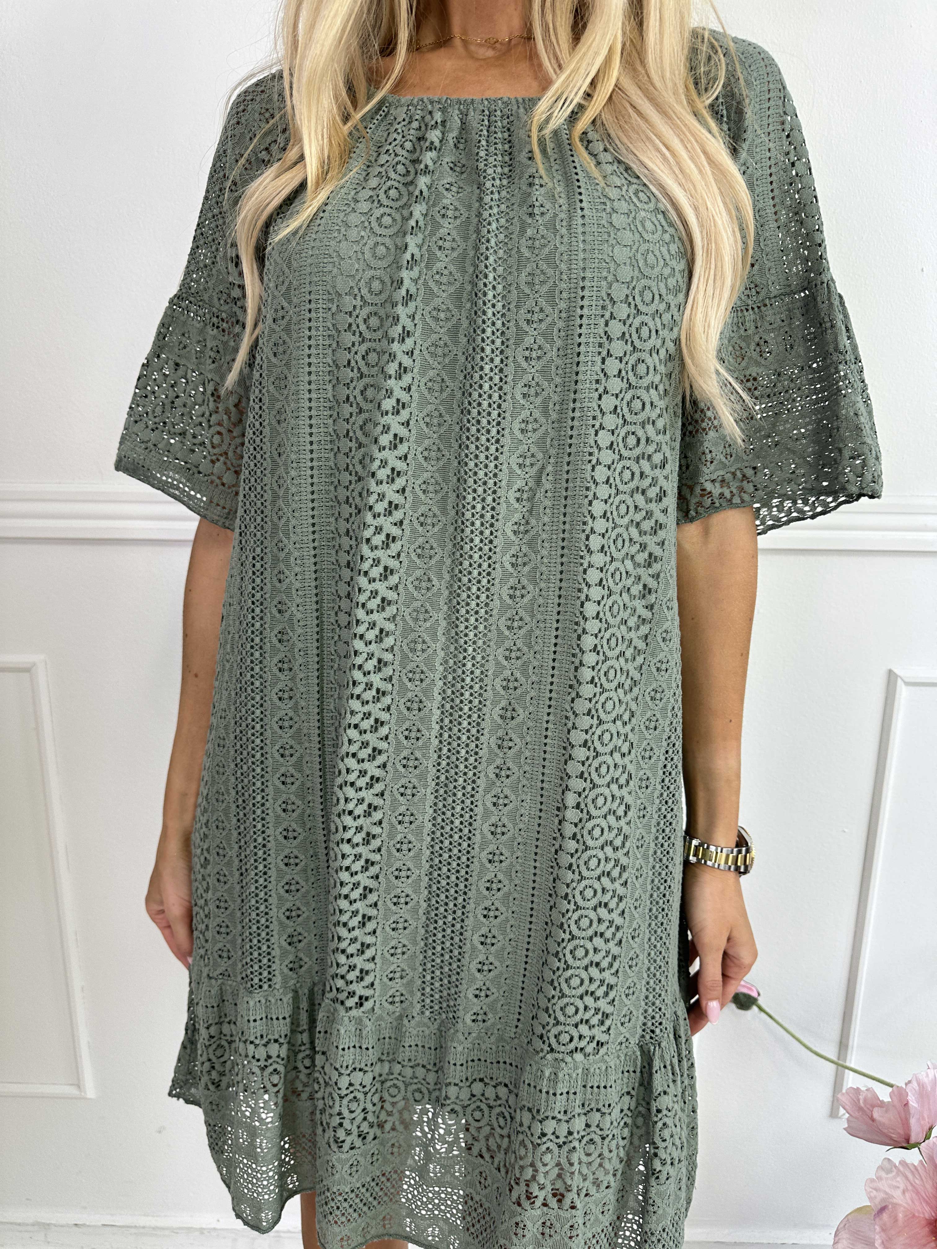 Galateia Sleeves - Klänning i mjuk spets i bomull