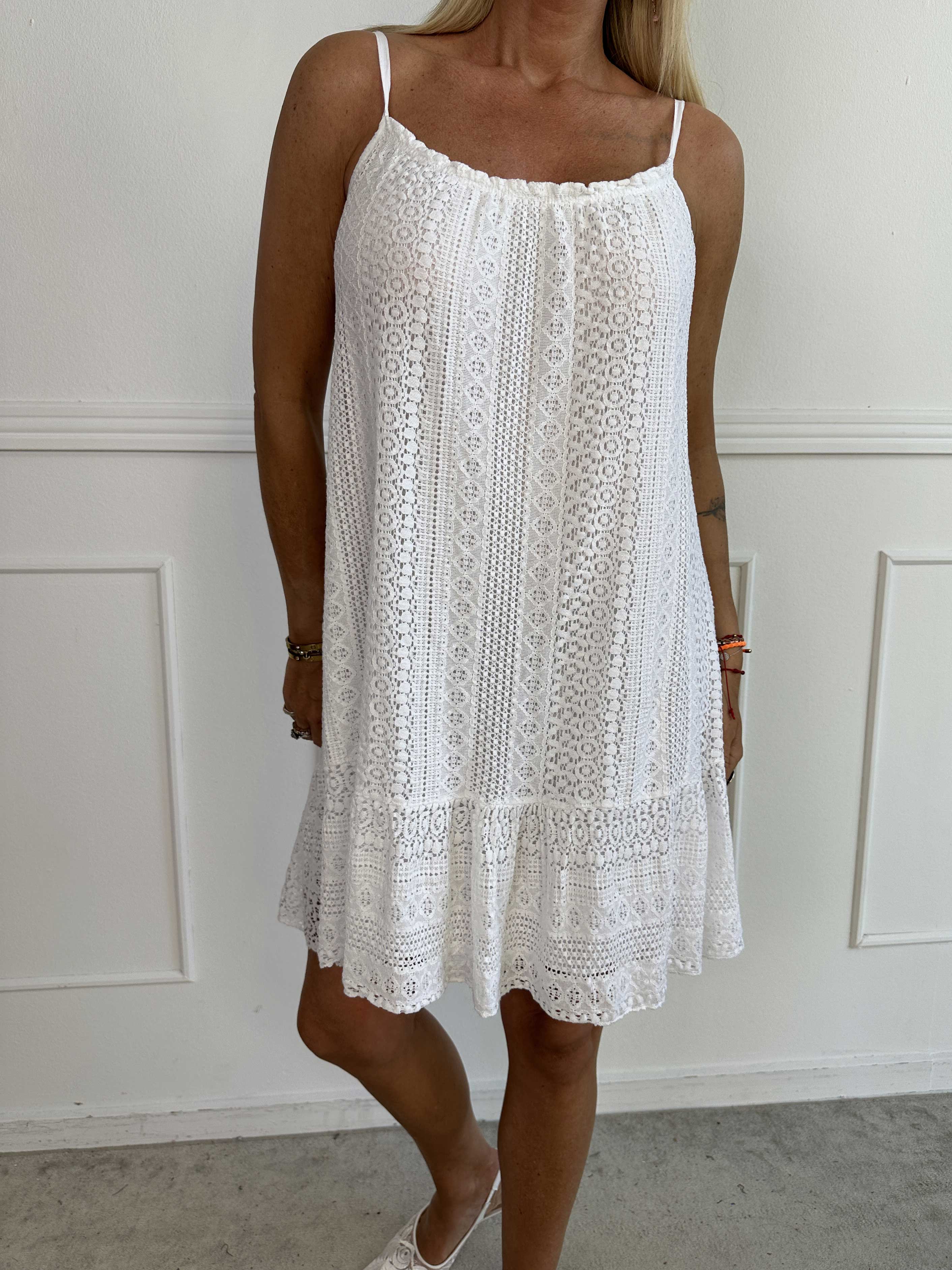 Galateia - Axelremsklänning i mjuk spets i bomull