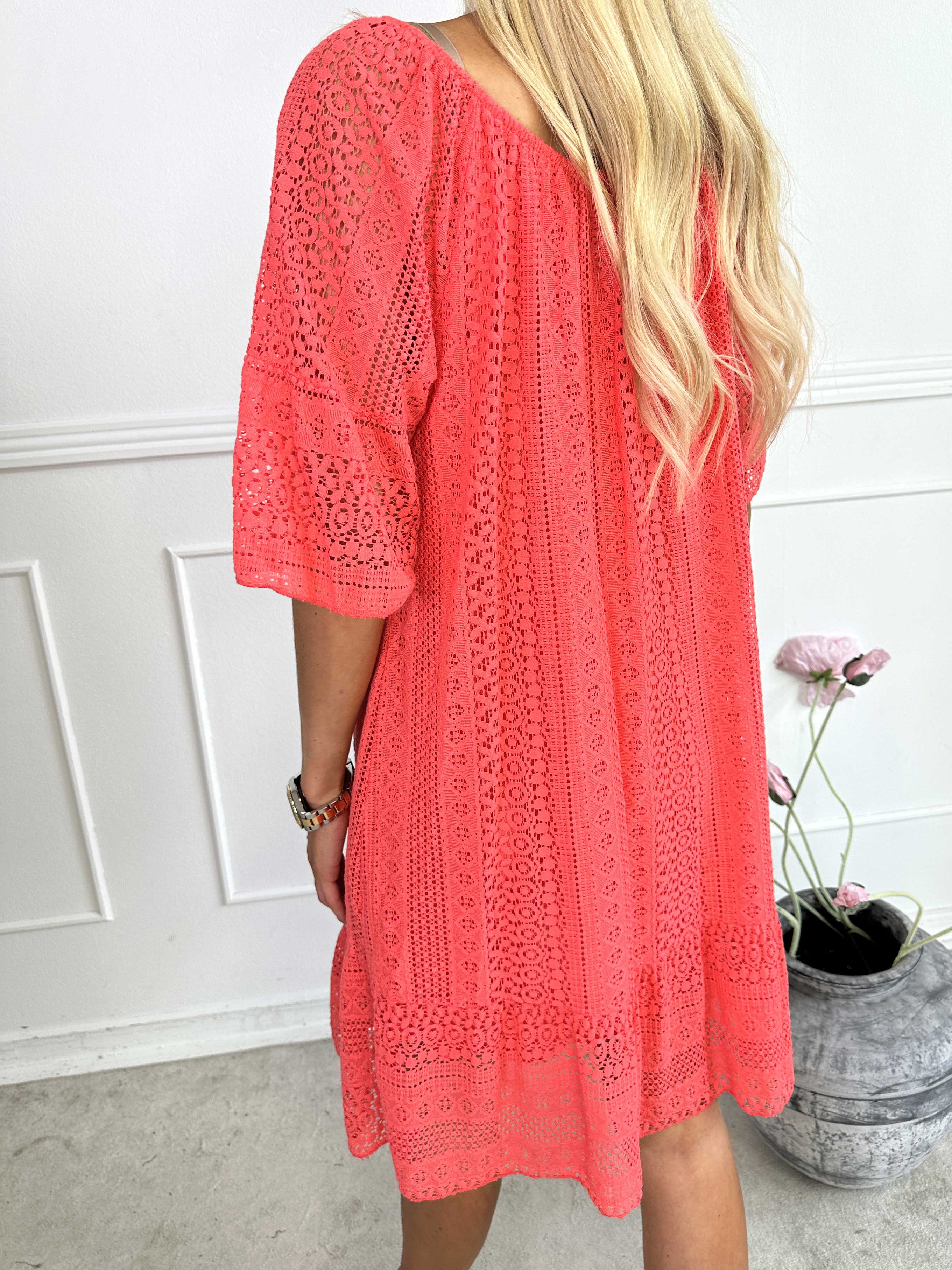 Galateia Sleeves - Klänning i mjuk spets i bomull