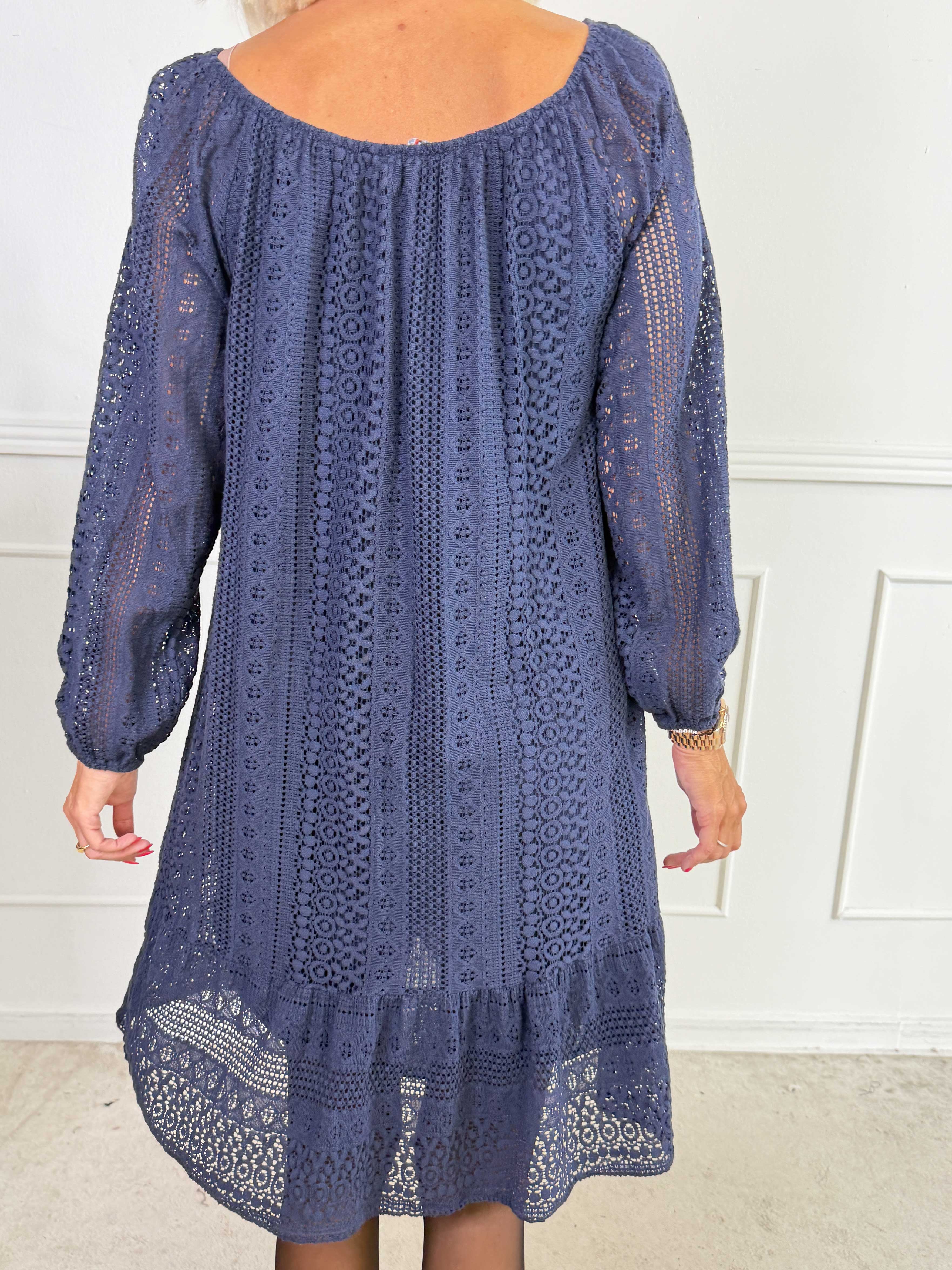 Galateia Long Sleeve – Feminin klänning i mjuk bomullsspets