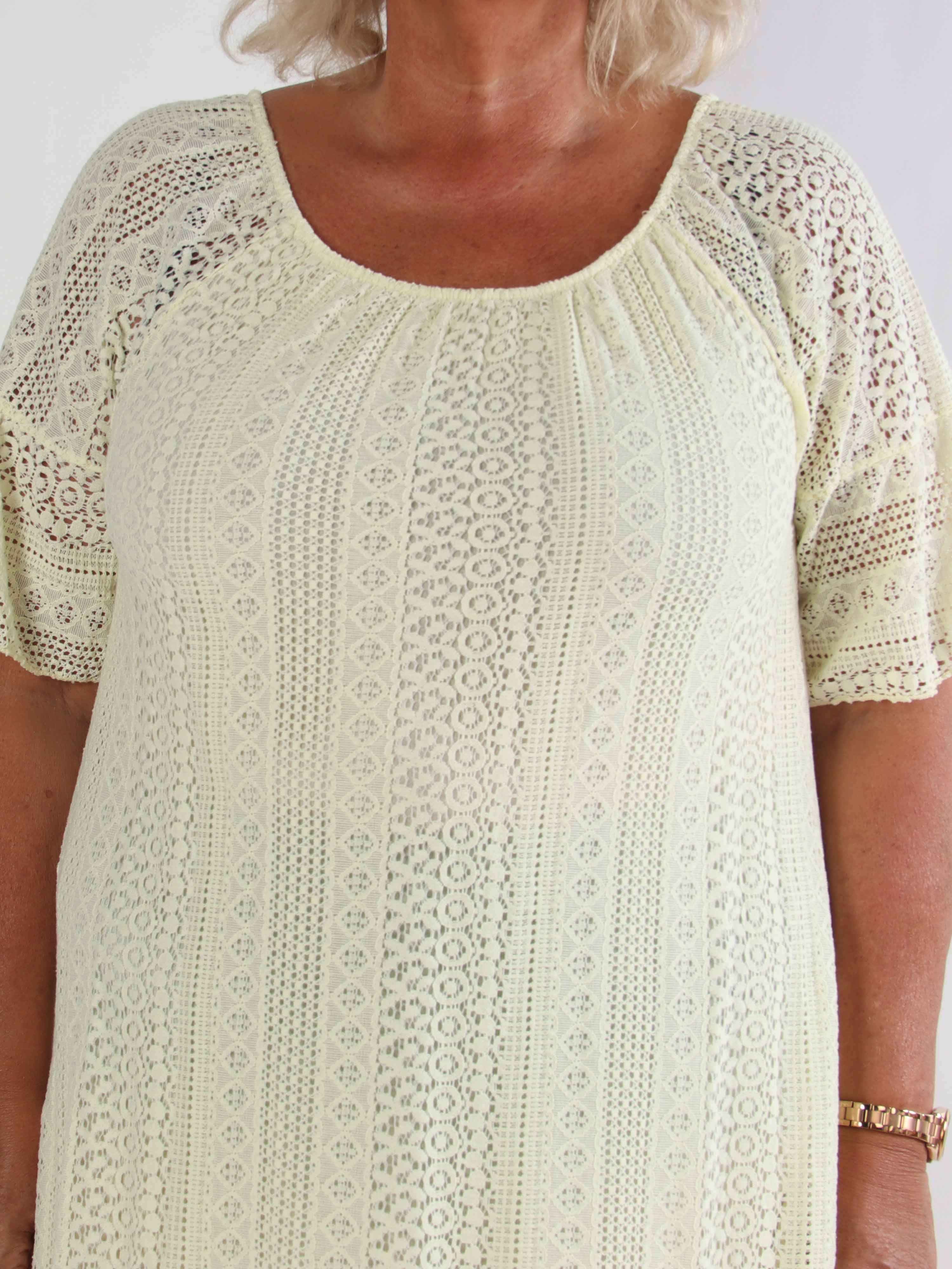 Galateia Sleeves - Plus size klänning i mjuk spets i bomull