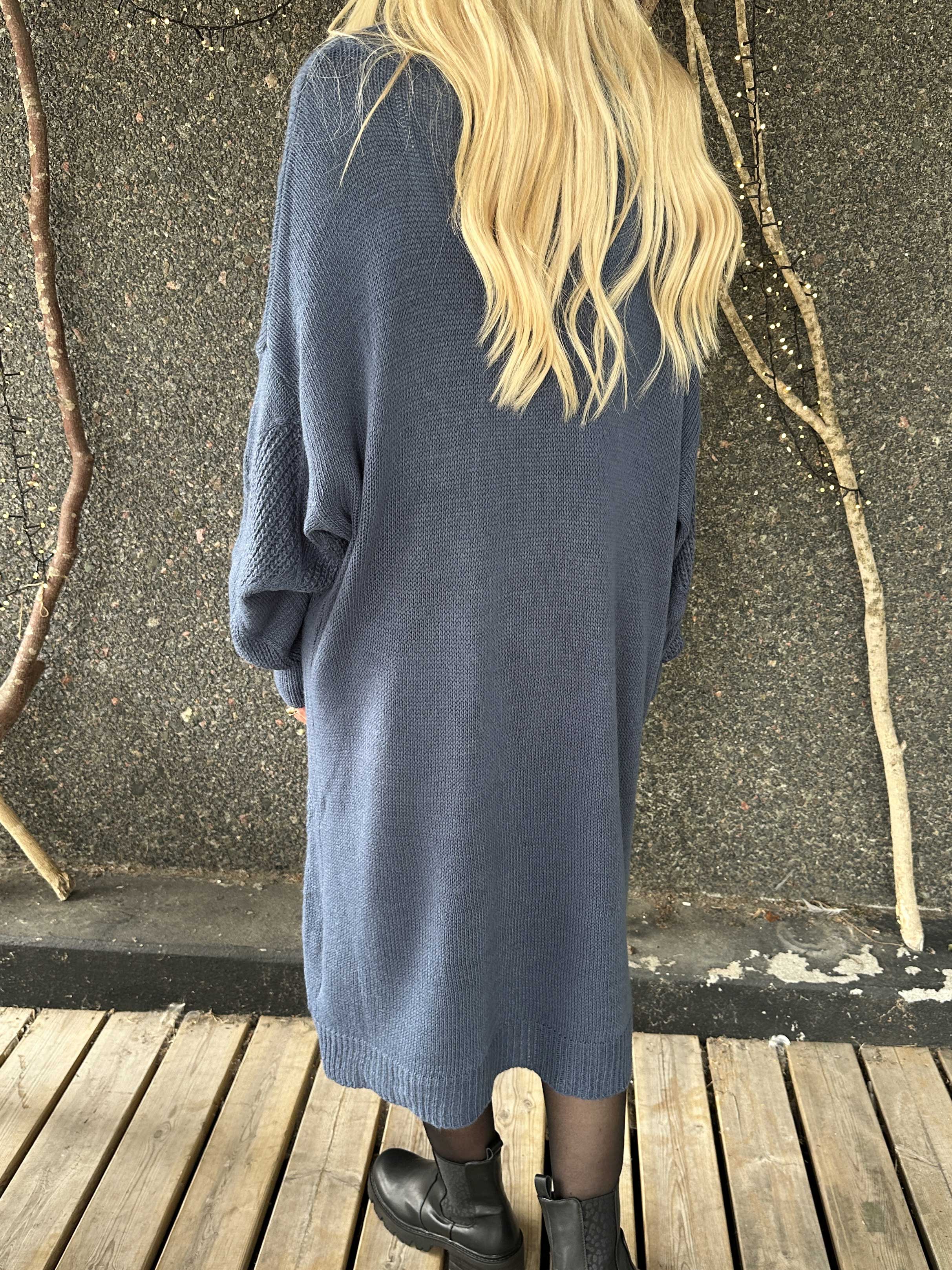 Garaldine - Klänning med stickat mönster och turtleneck