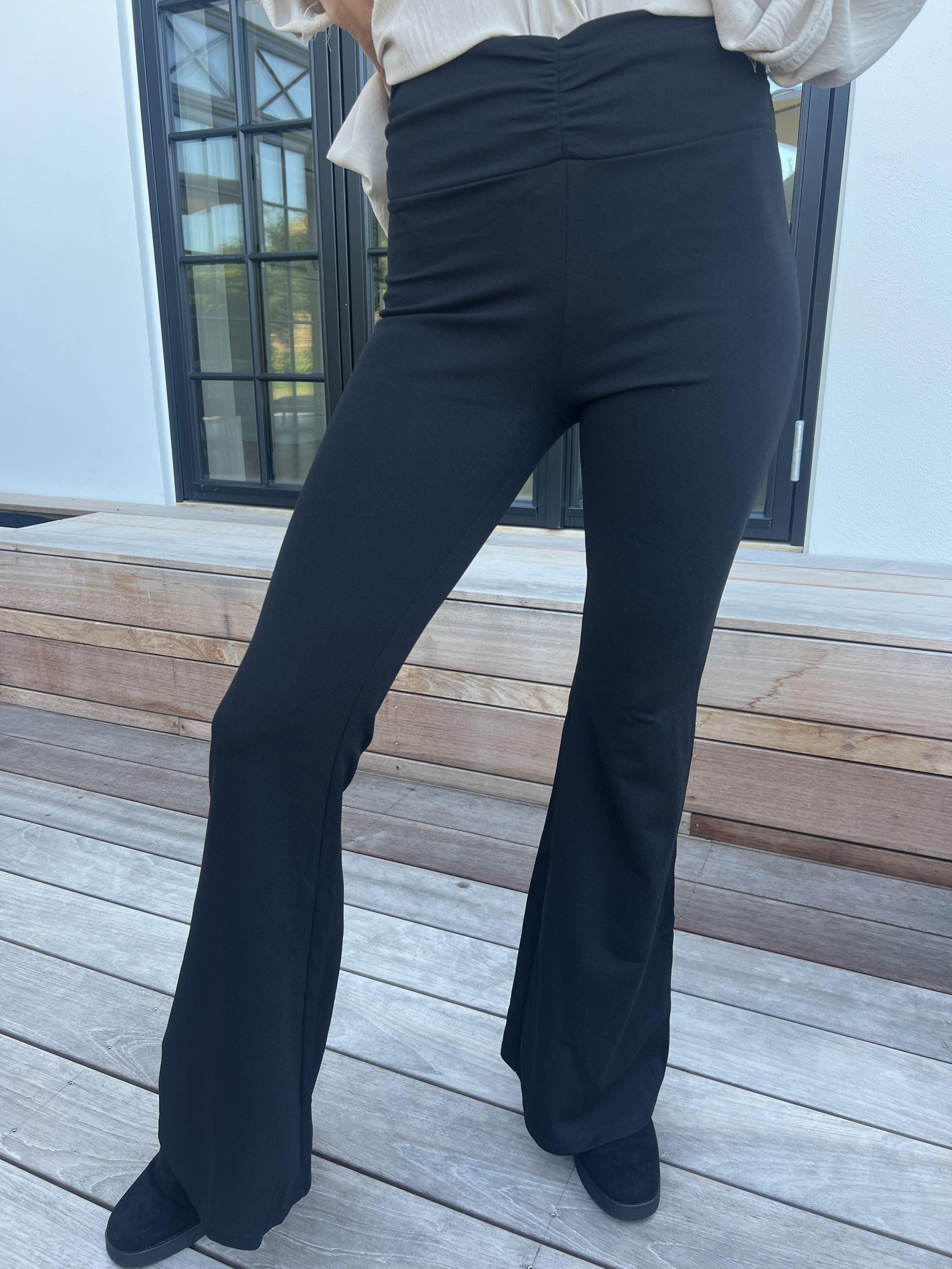 Gaja - Lösa elastiska byxor med resår i midjan