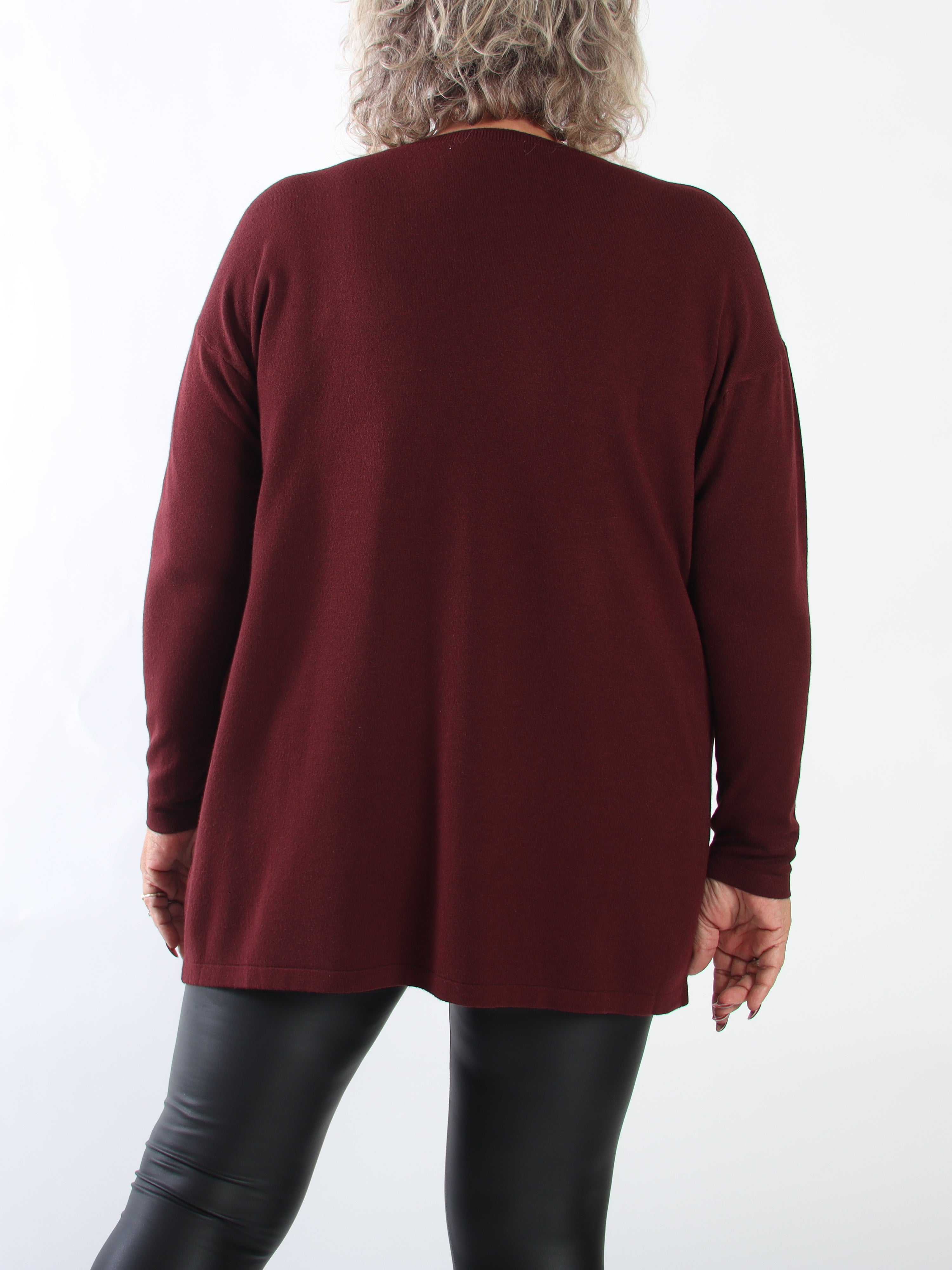 Ginni - Mjuk stickad tröja i plus size i en viskosblandning med mönster av glittrande strass