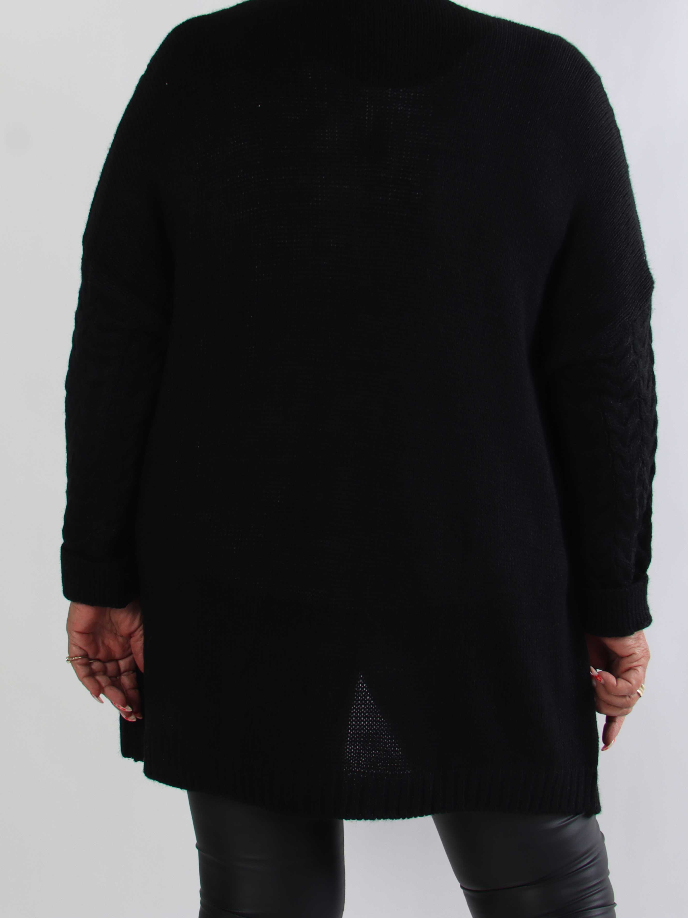 Gladys - Plus size strikcardigan i klassisk kabelstrik med fine træknapper