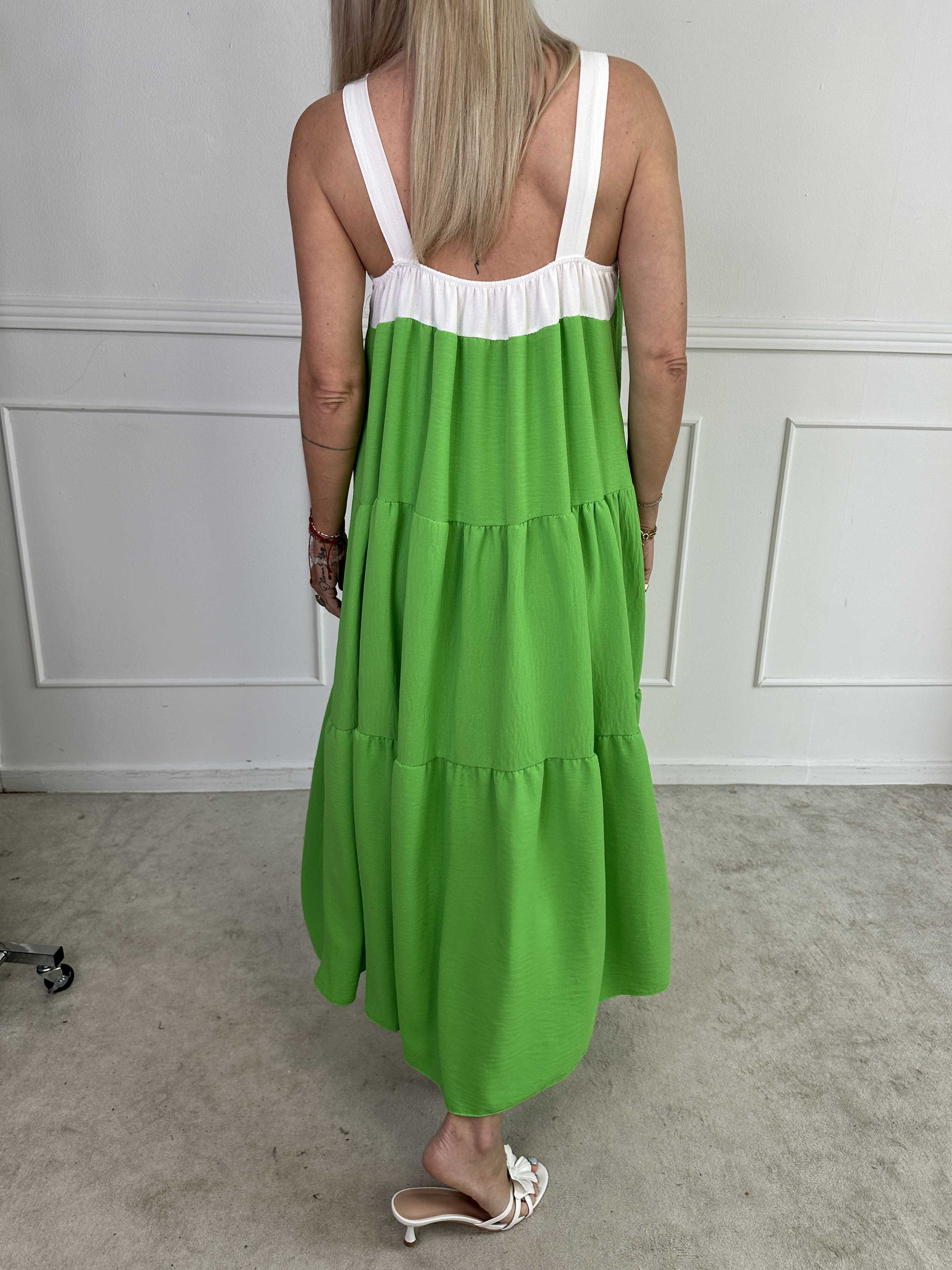 Glenna - Lång lager på lager klänning i viskos med vita axelband