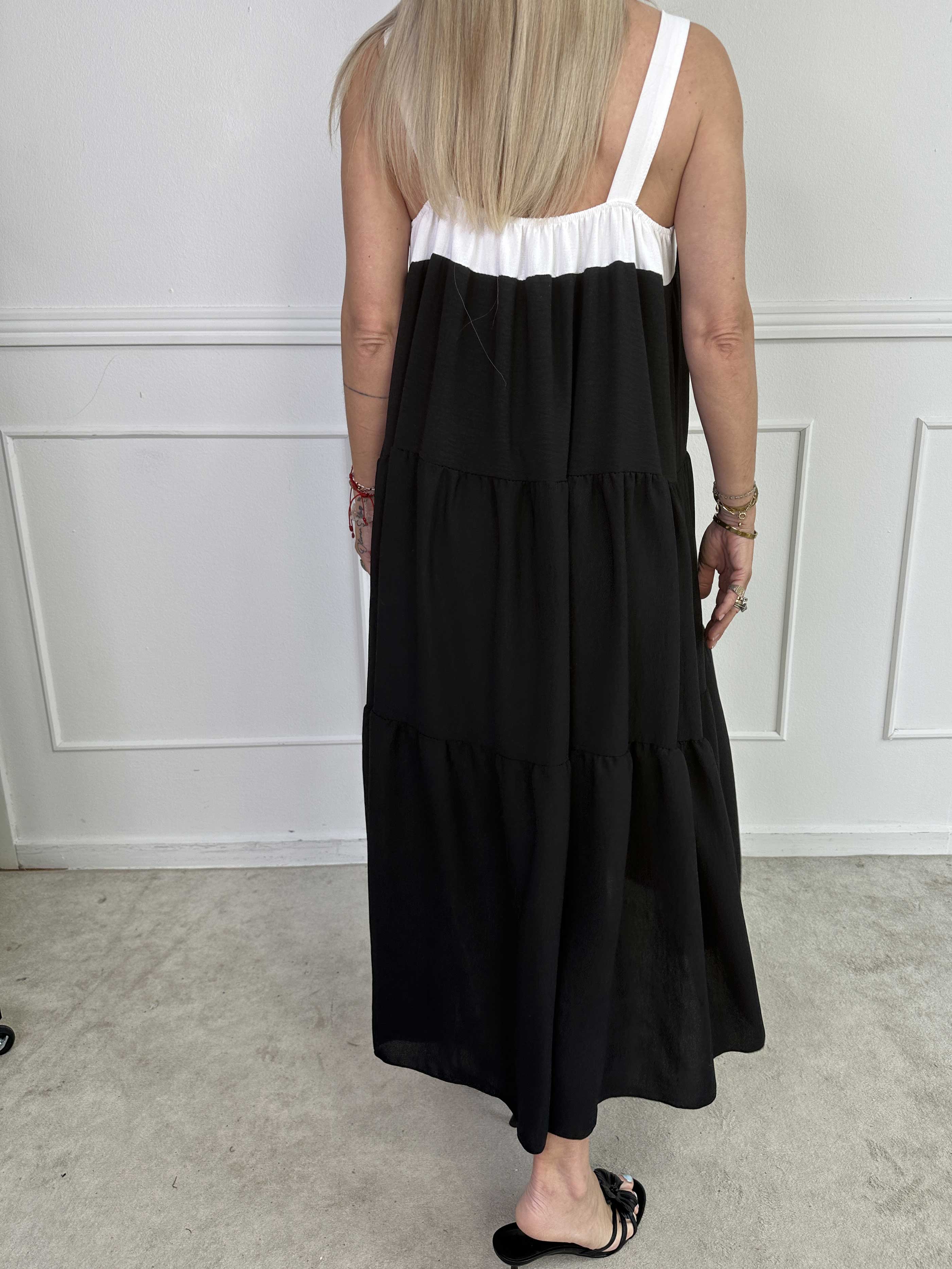 Glenna - Lång lager på lager klänning i viskos med vita axelband