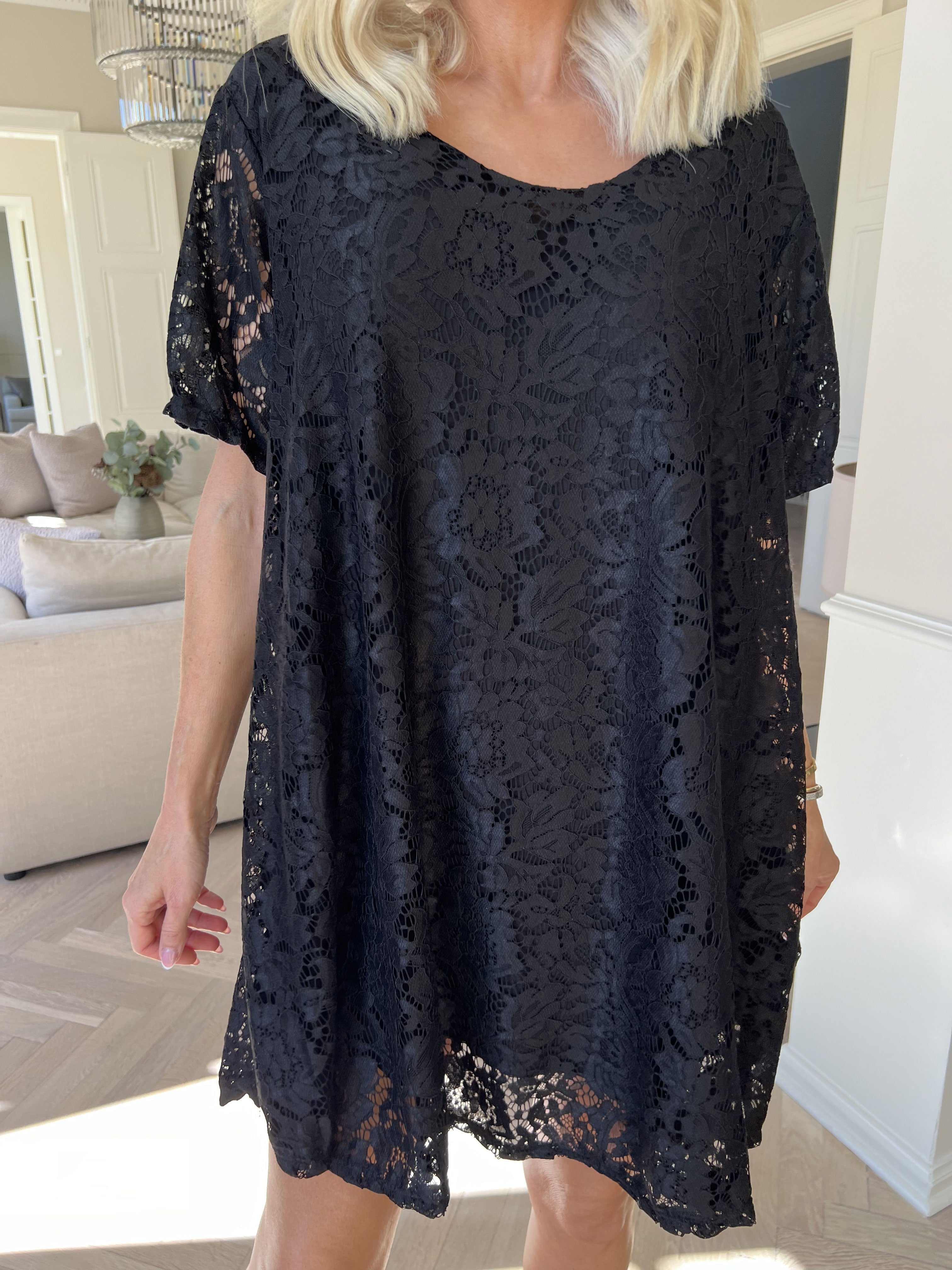 Gloria - A-linjeformad spetsklänning