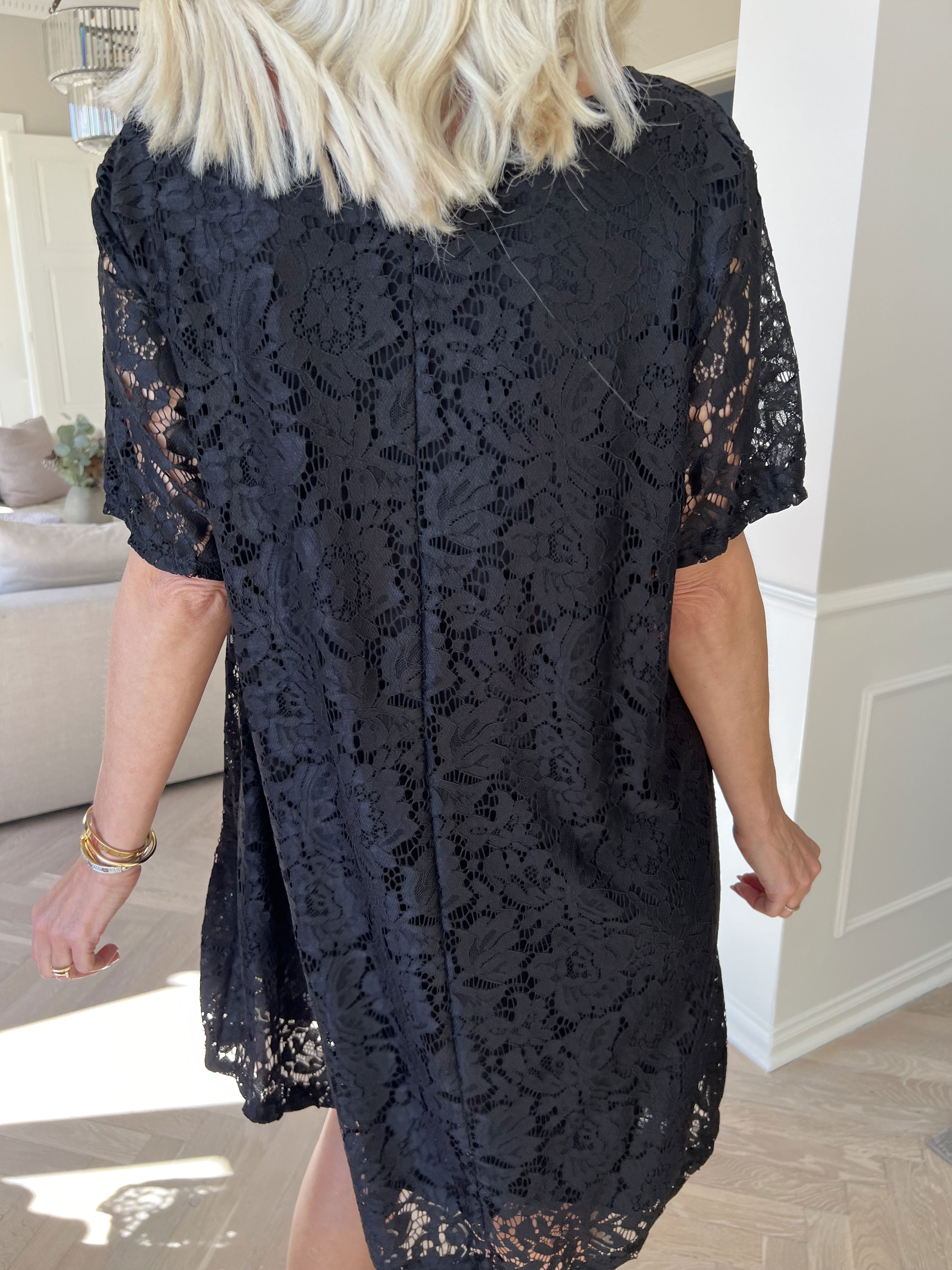 Gloria - A-linjeformad spetsklänning