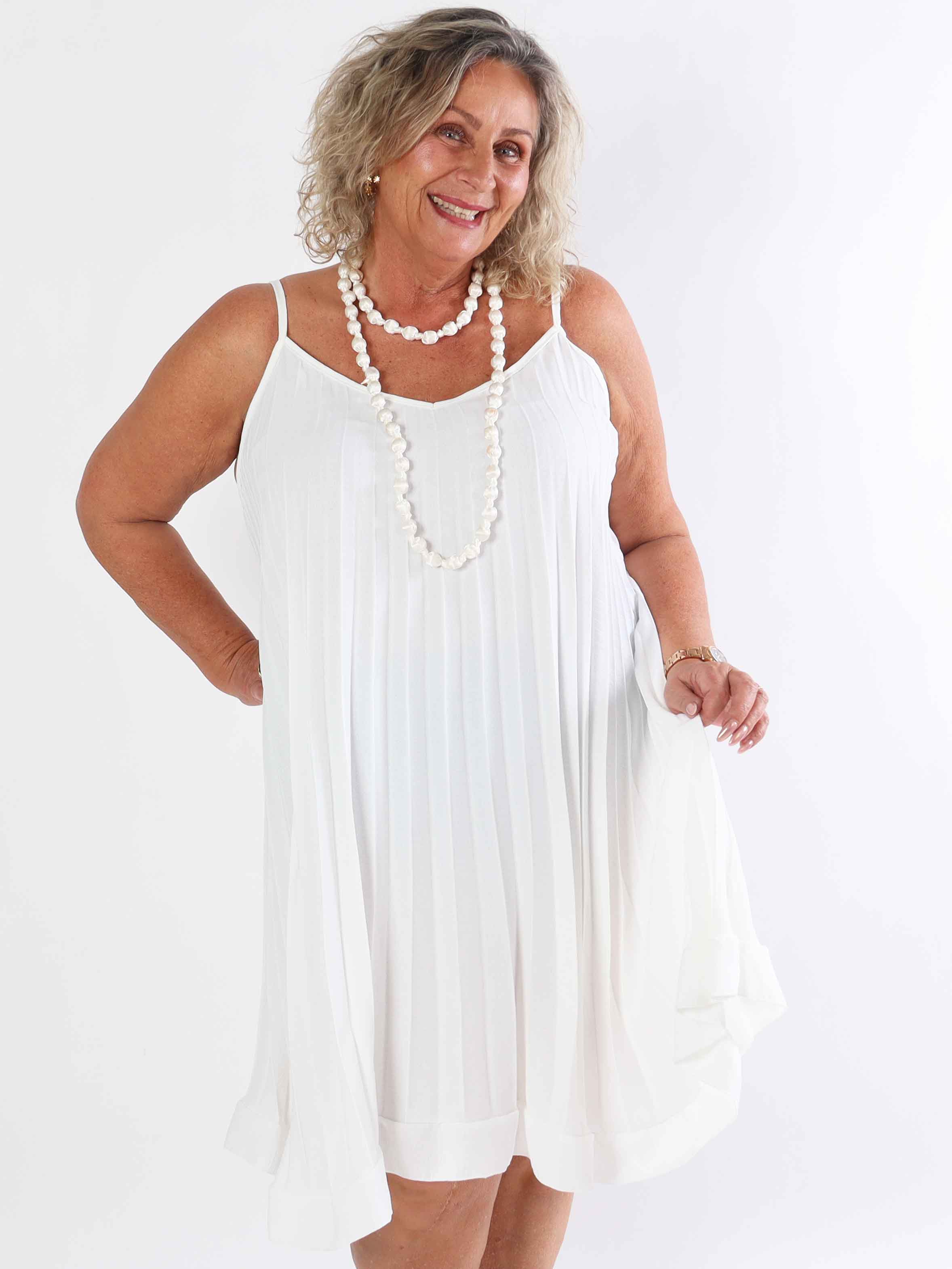 Harper - Plisserad viskos plus size klänning i a-form