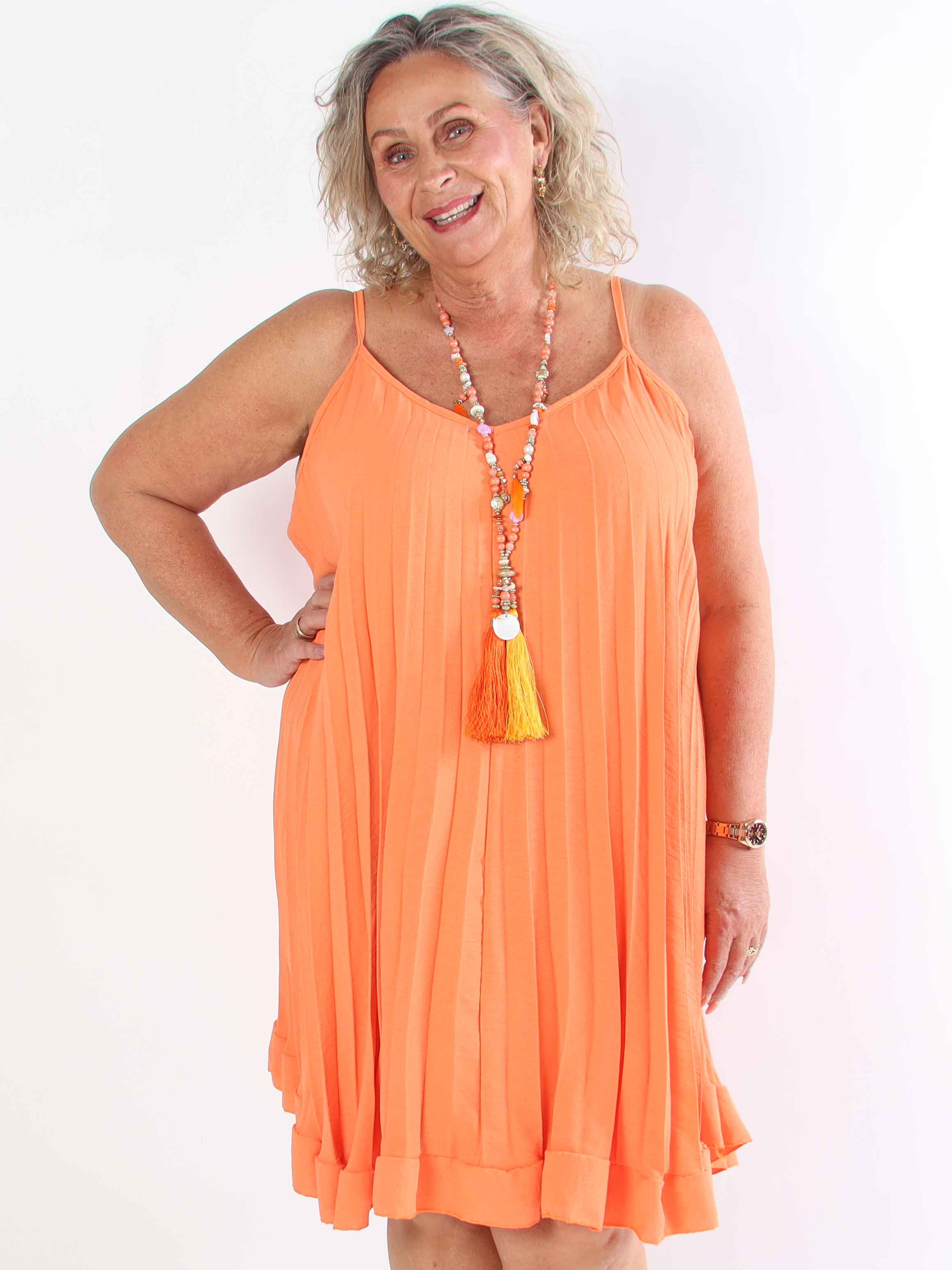 Harper - Plisserad viskos plus size klänning i a-form