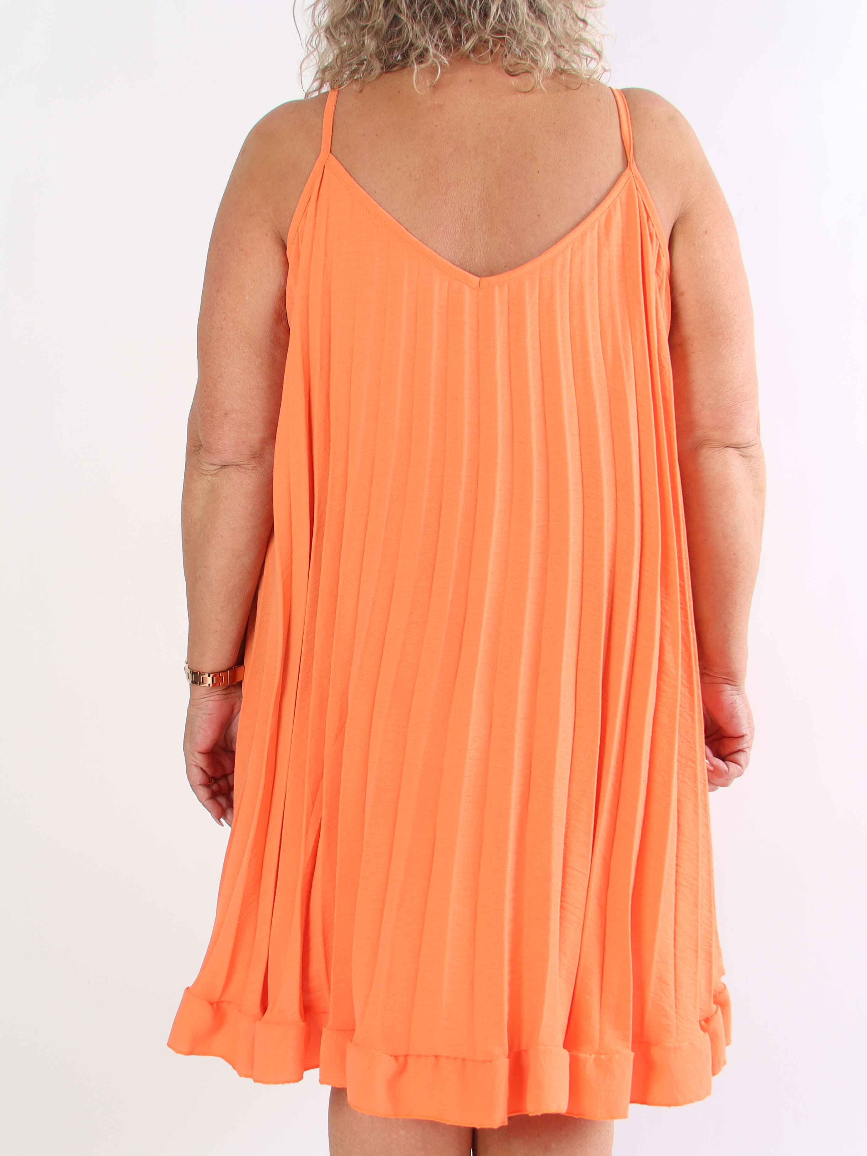 Harper - Plisserad viskos plus size klänning i a-form