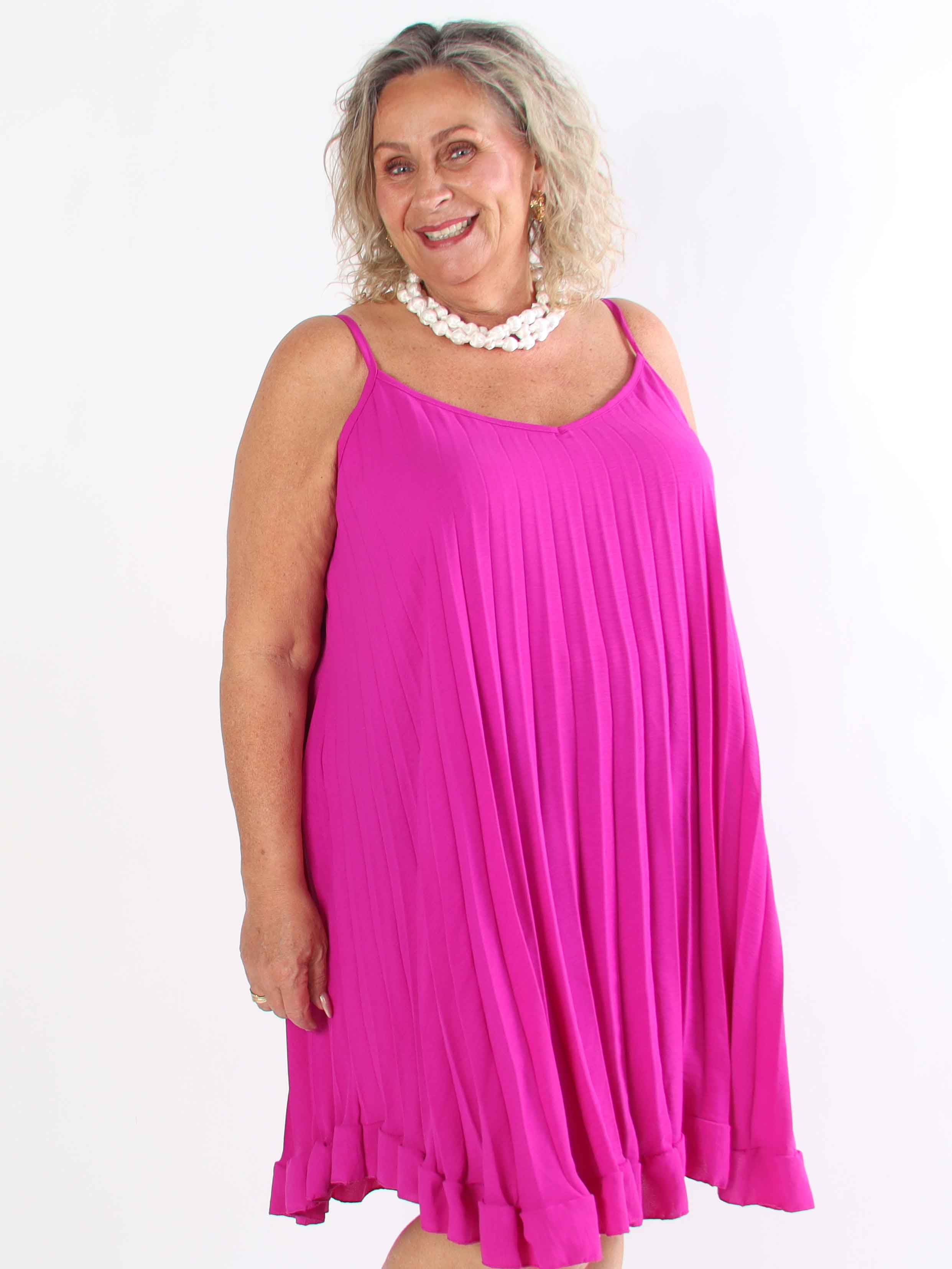 Harper - Plisserad viskos plus size klänning i a-form