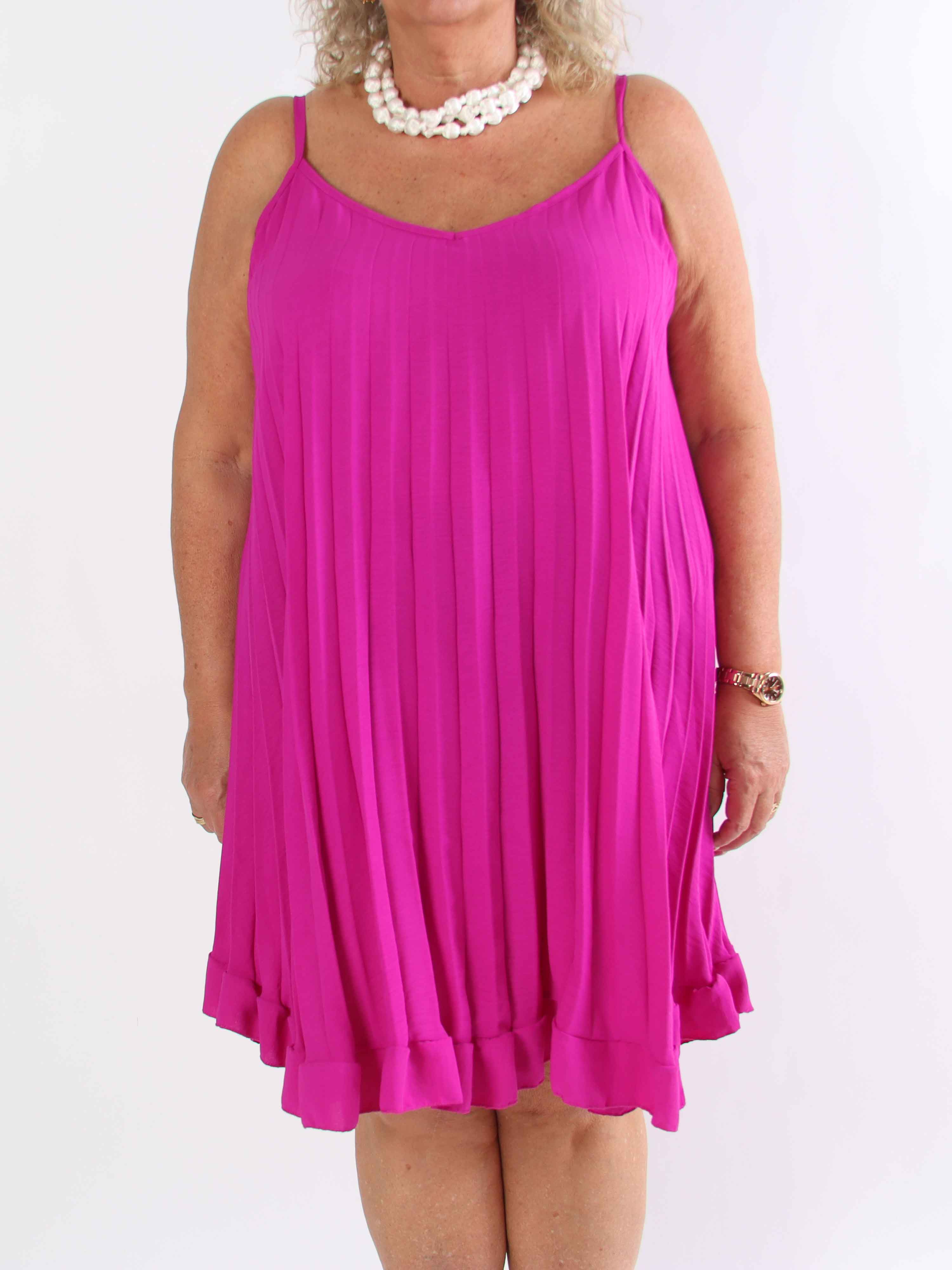 Harper - Plisserad viskos plus size klänning i a-form