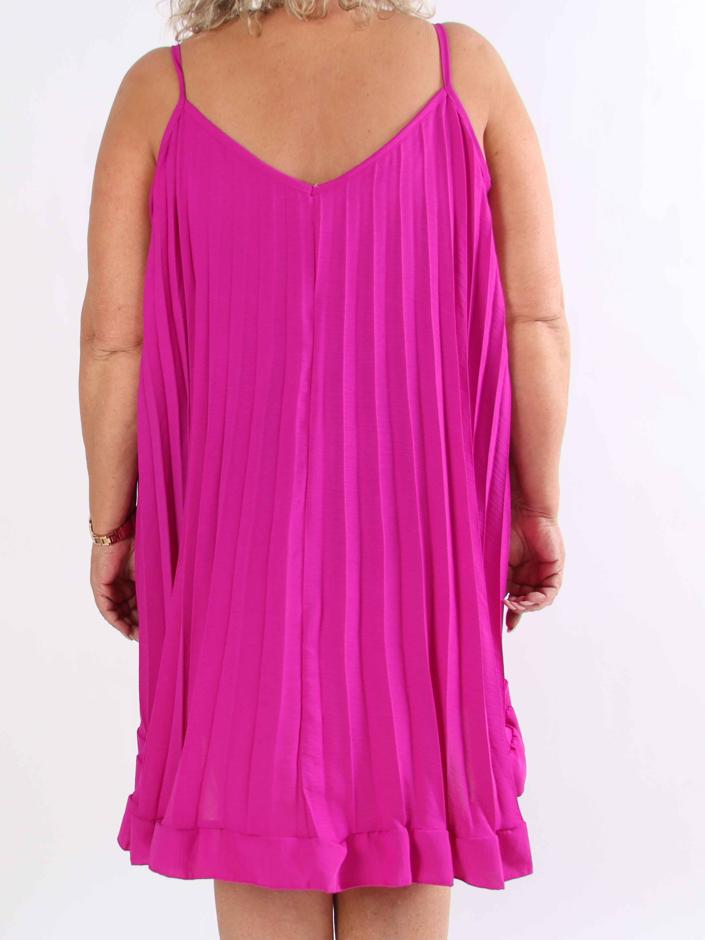 Harper - Plisserad viskos plus size klänning i a-form