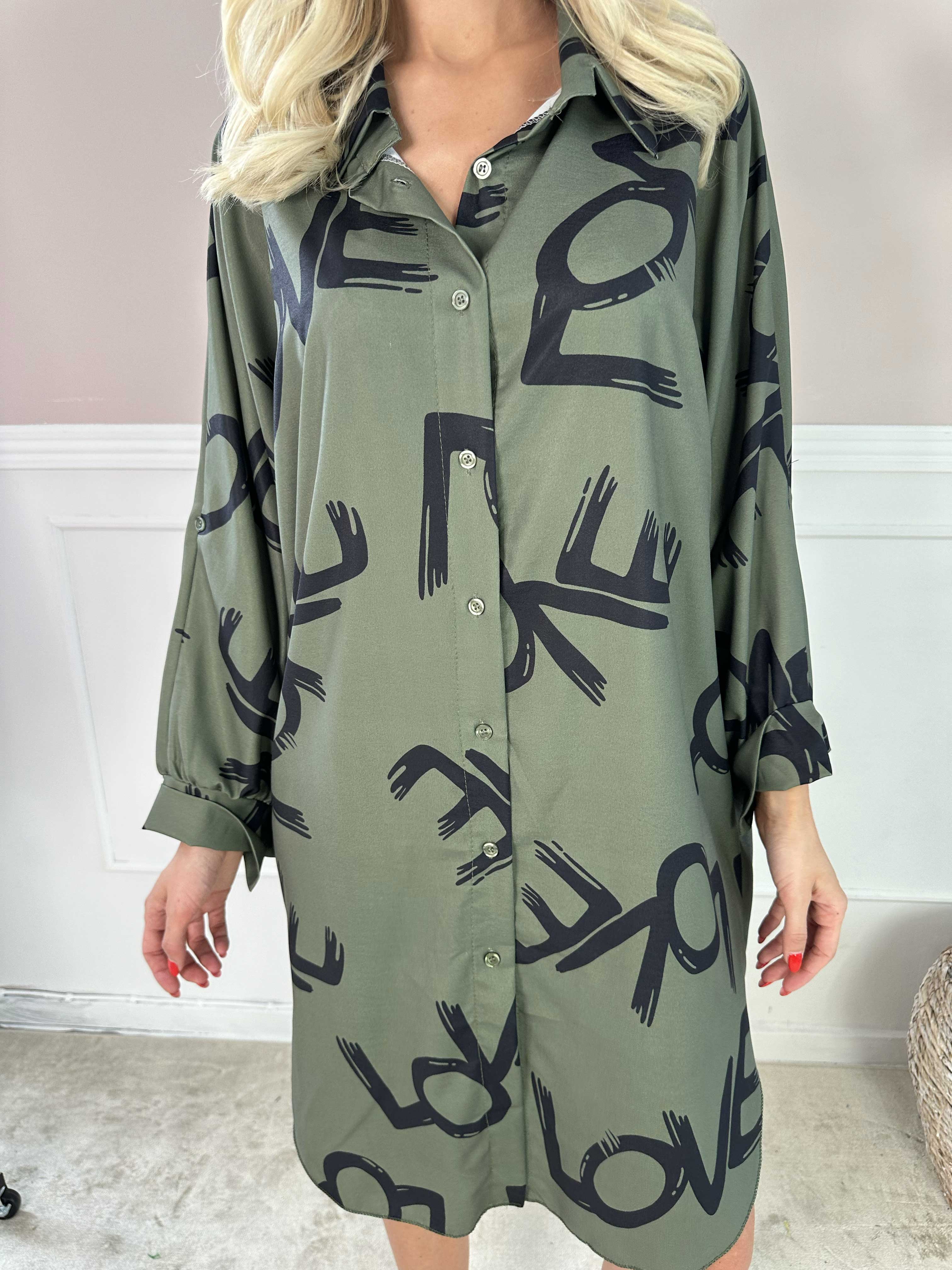 Havana - Skjortklänning med stående kärlek och fladdermusärmar