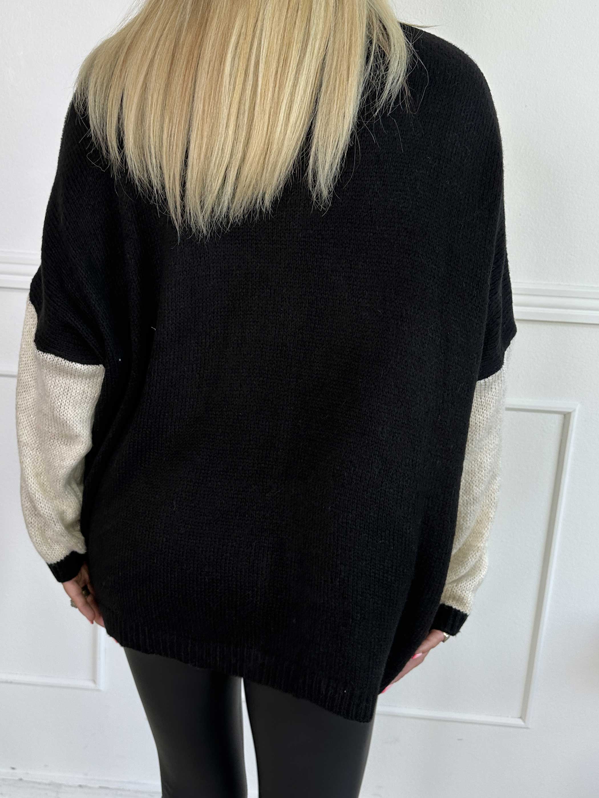 Hebe - Flerfärgad stickad kofta i med guldknappar