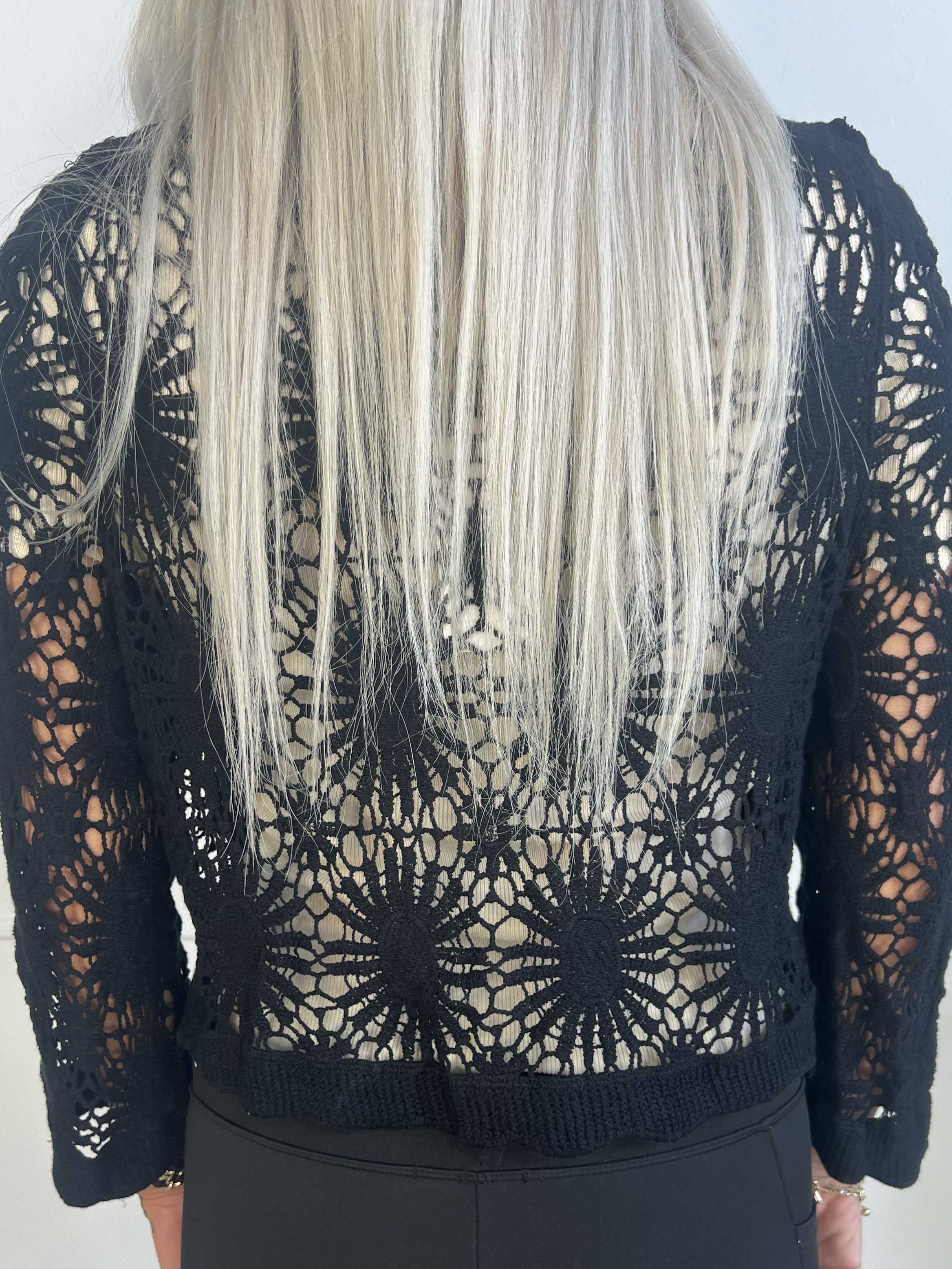 Helina - Kort virkad bomullsväst med knappar