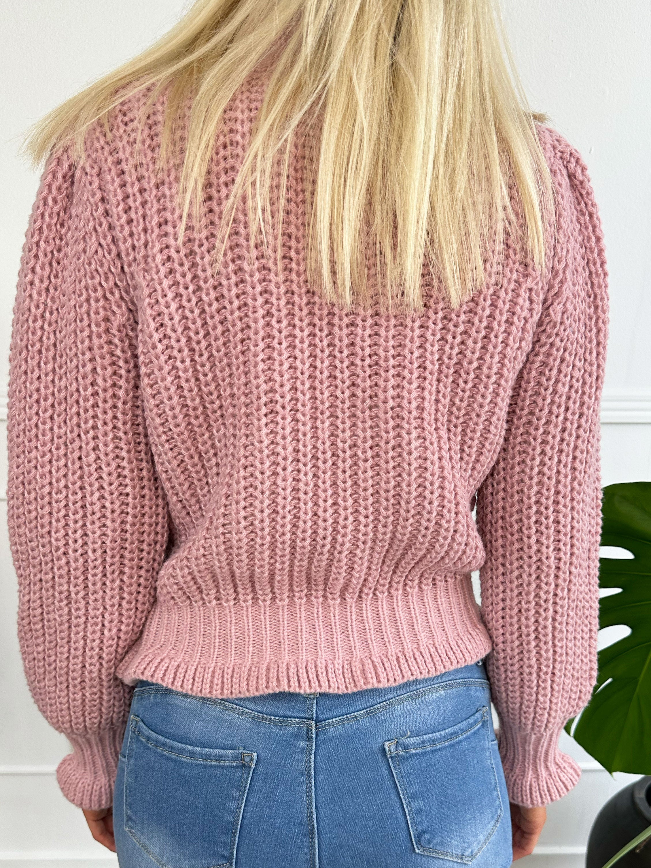 Hella - Tjock stickad tröja med söta ballongärmar