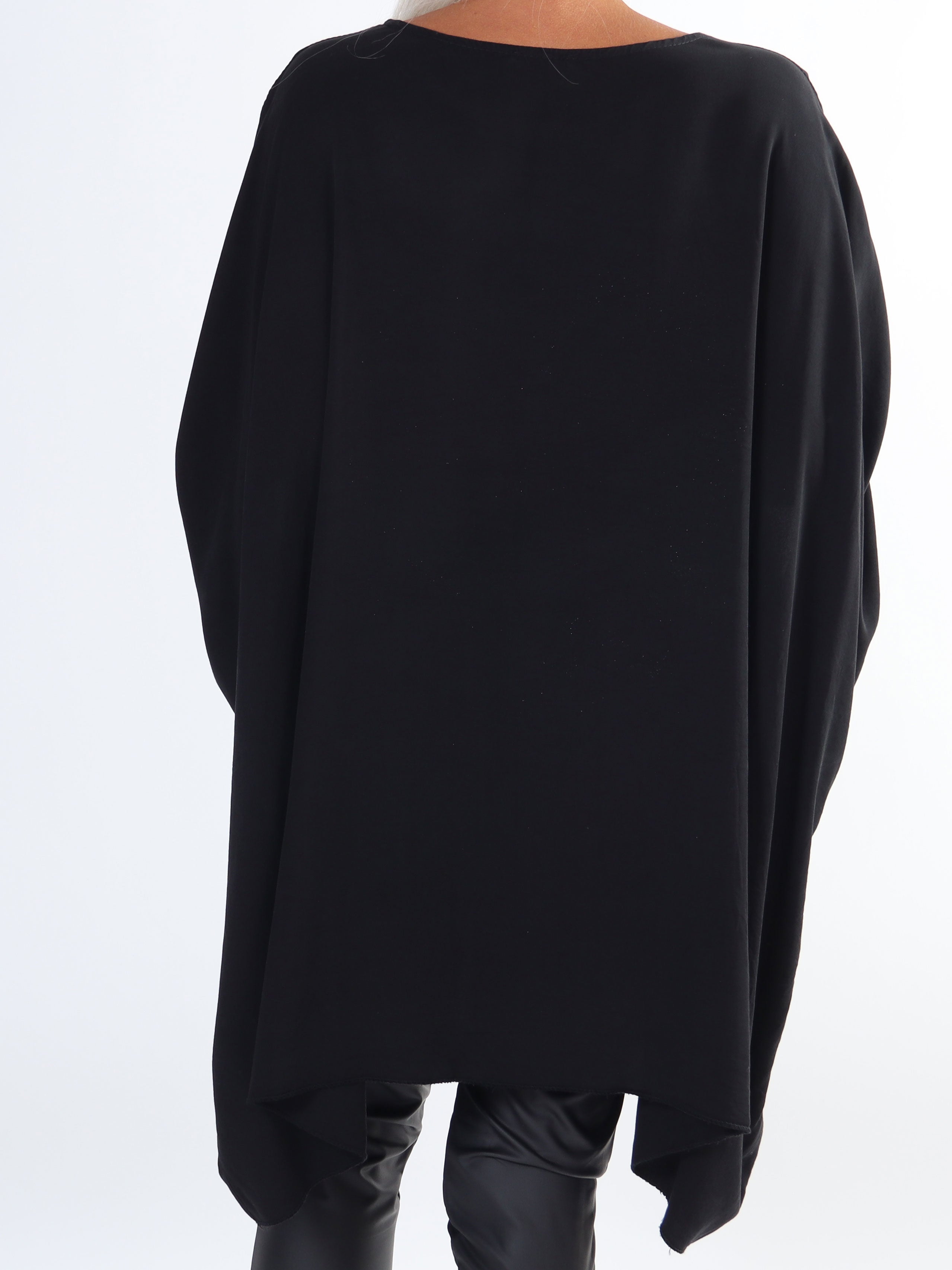 Hope Short - Cool plus size blus med motiv framtill