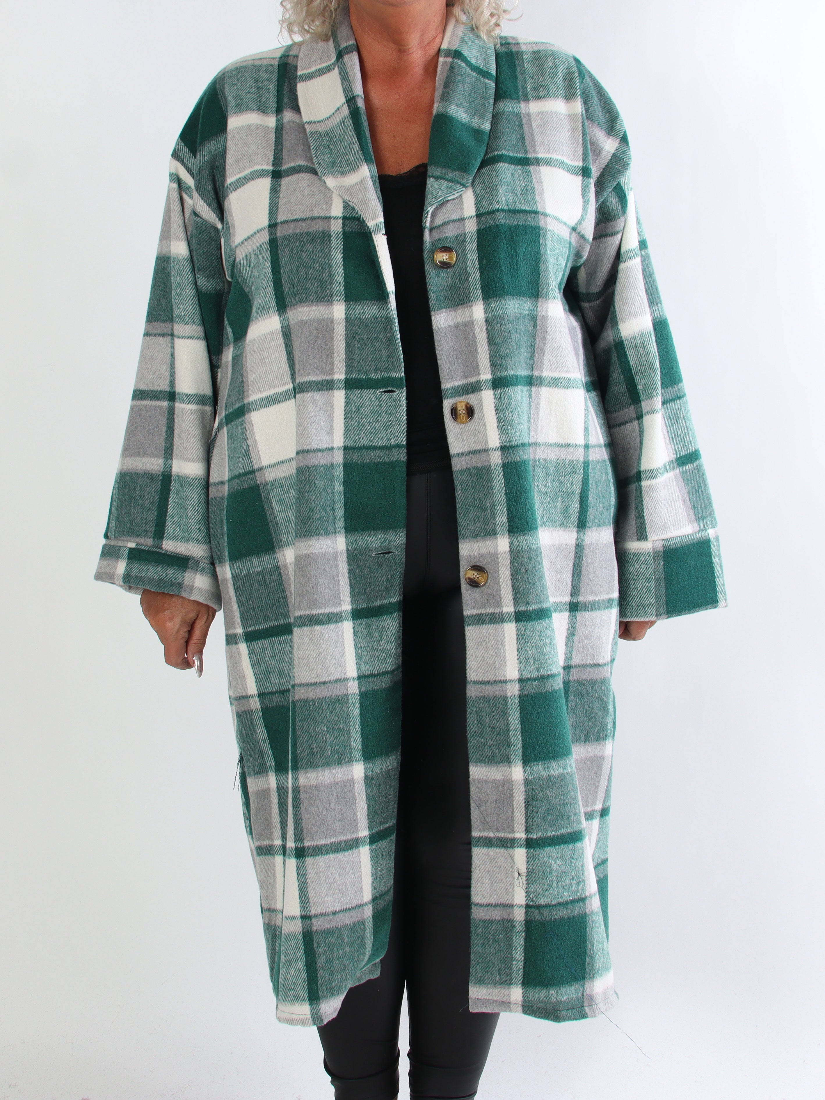 Karoline - Lång rutig plus size skjortjacka i viskos