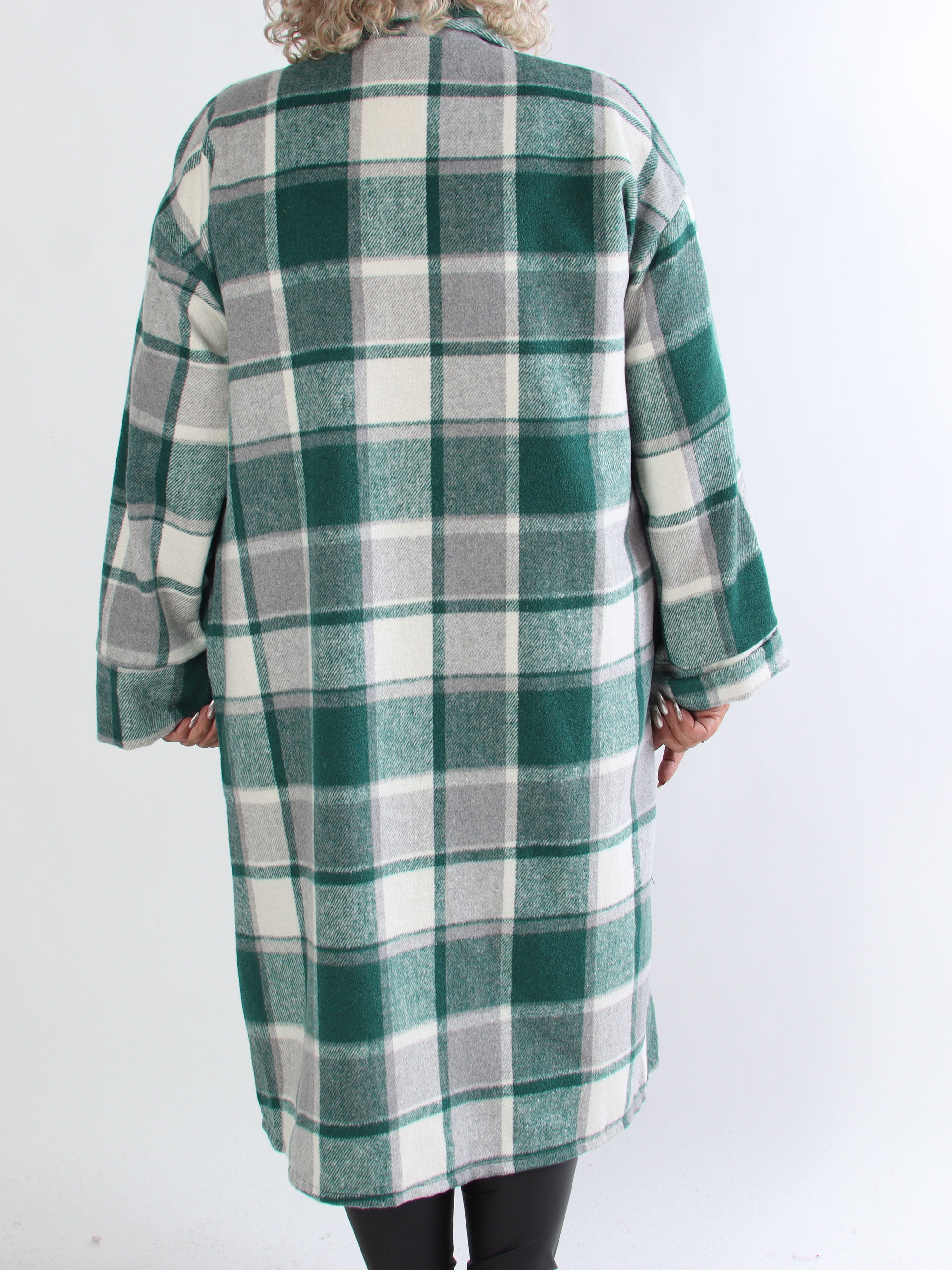 Karoline - Lång rutig plus size skjortjacka i viskos