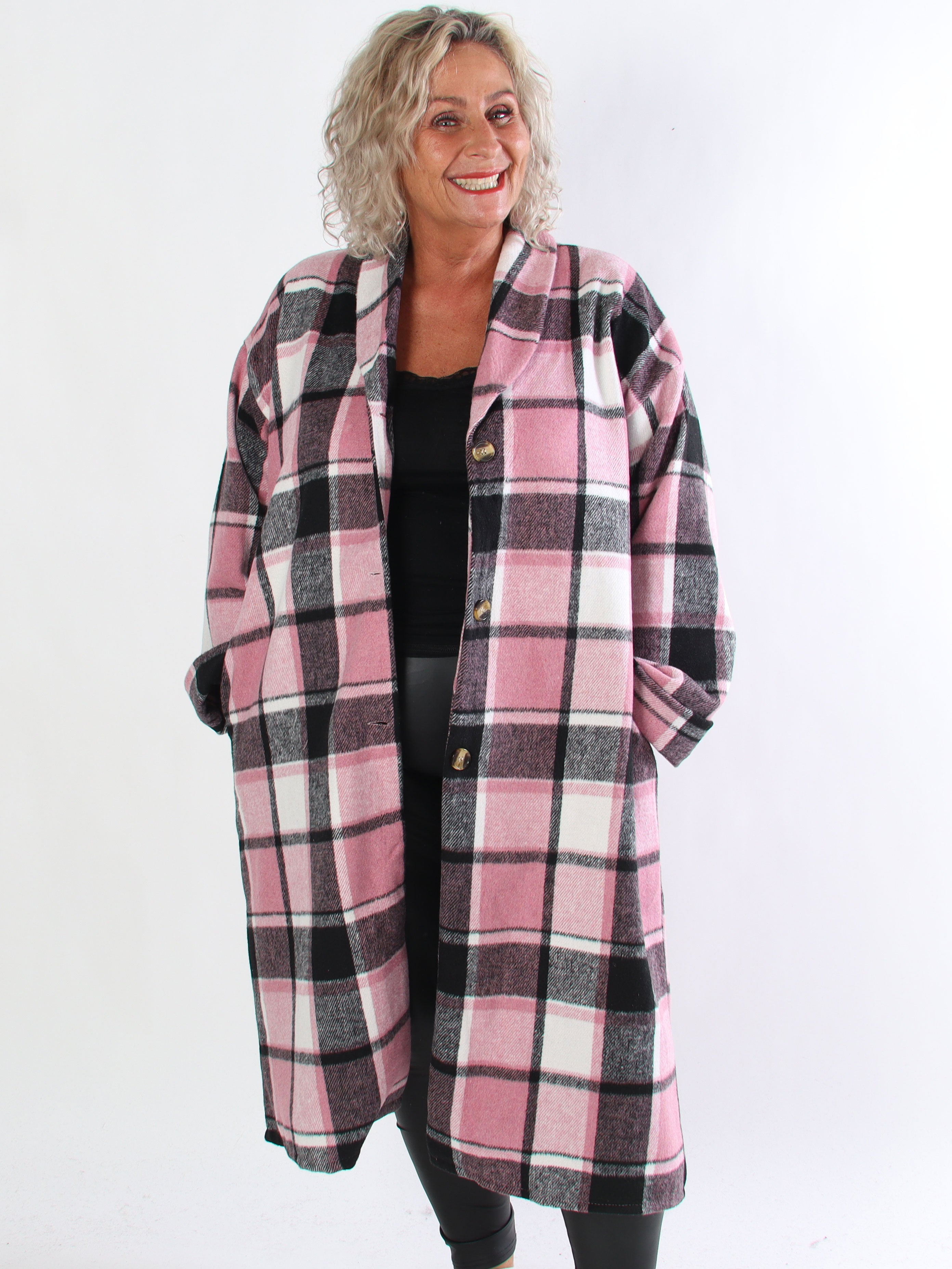 Karoline - Lång rutig plus size skjortjacka i viskos