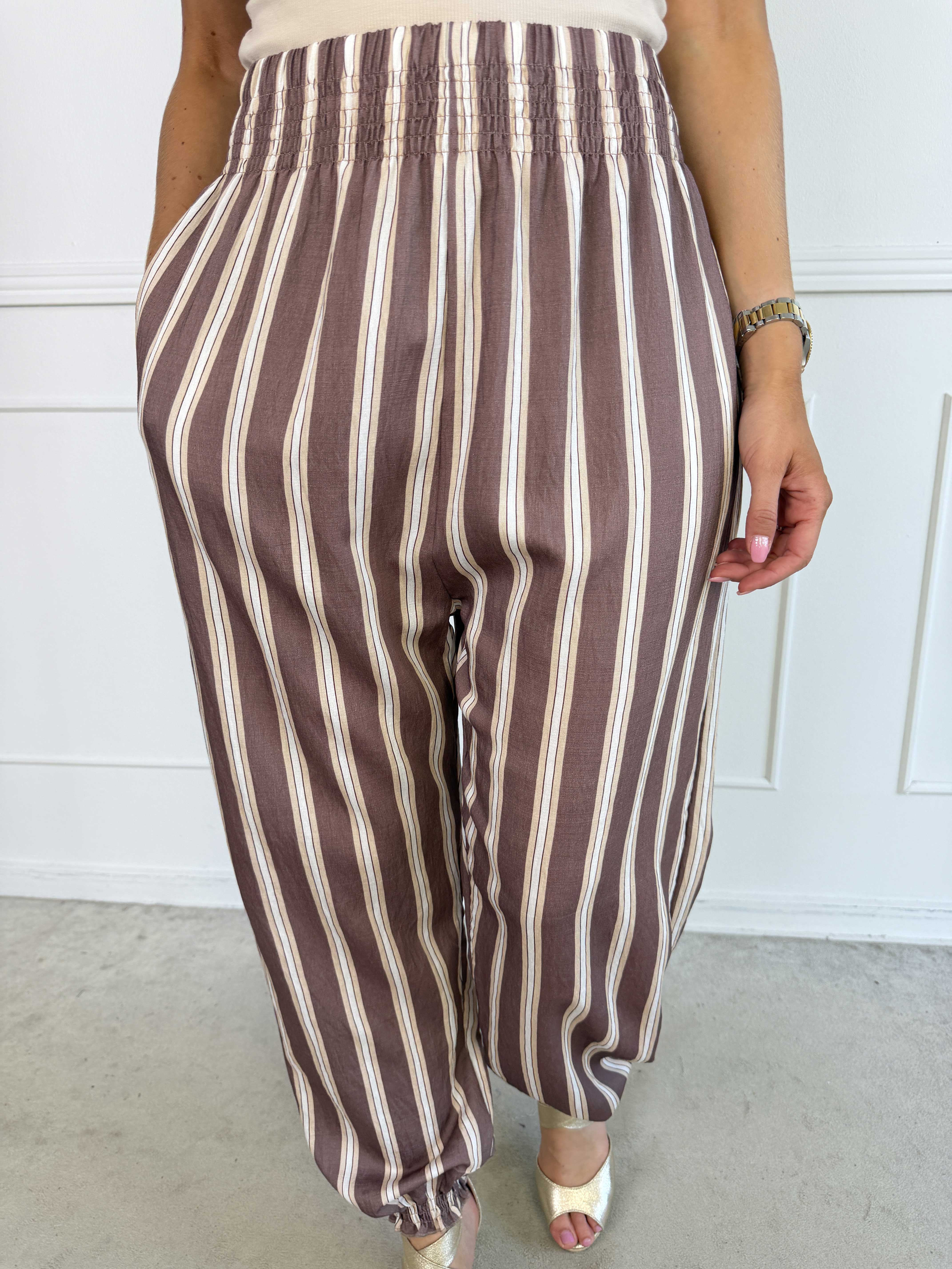 Amidala Pants - Feminina randiga byxor i en lätt viskosblandning med resår i nederkant