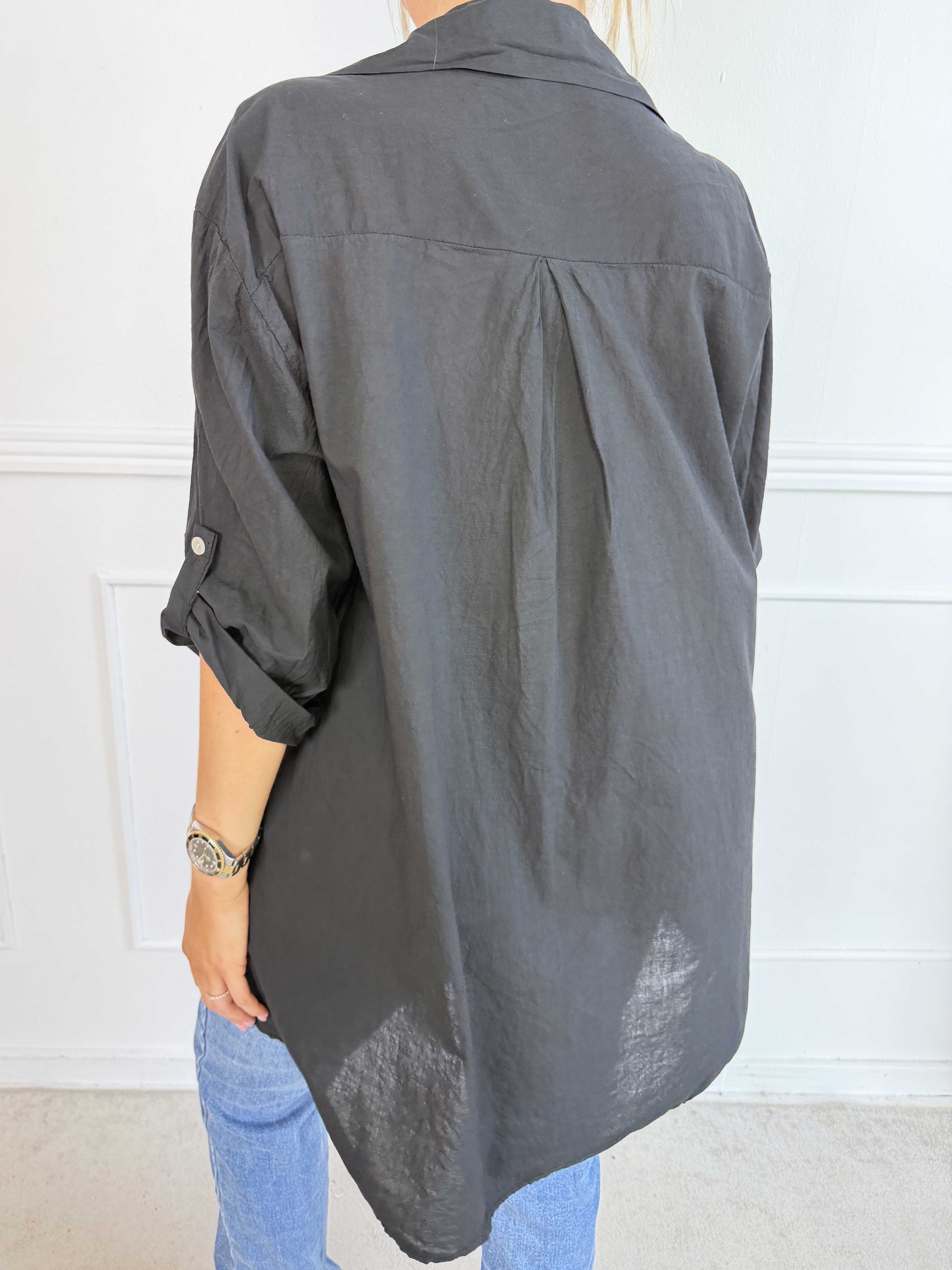 Catherina – Elegant bomullsskjorta med fina, broderade gulddetaljer