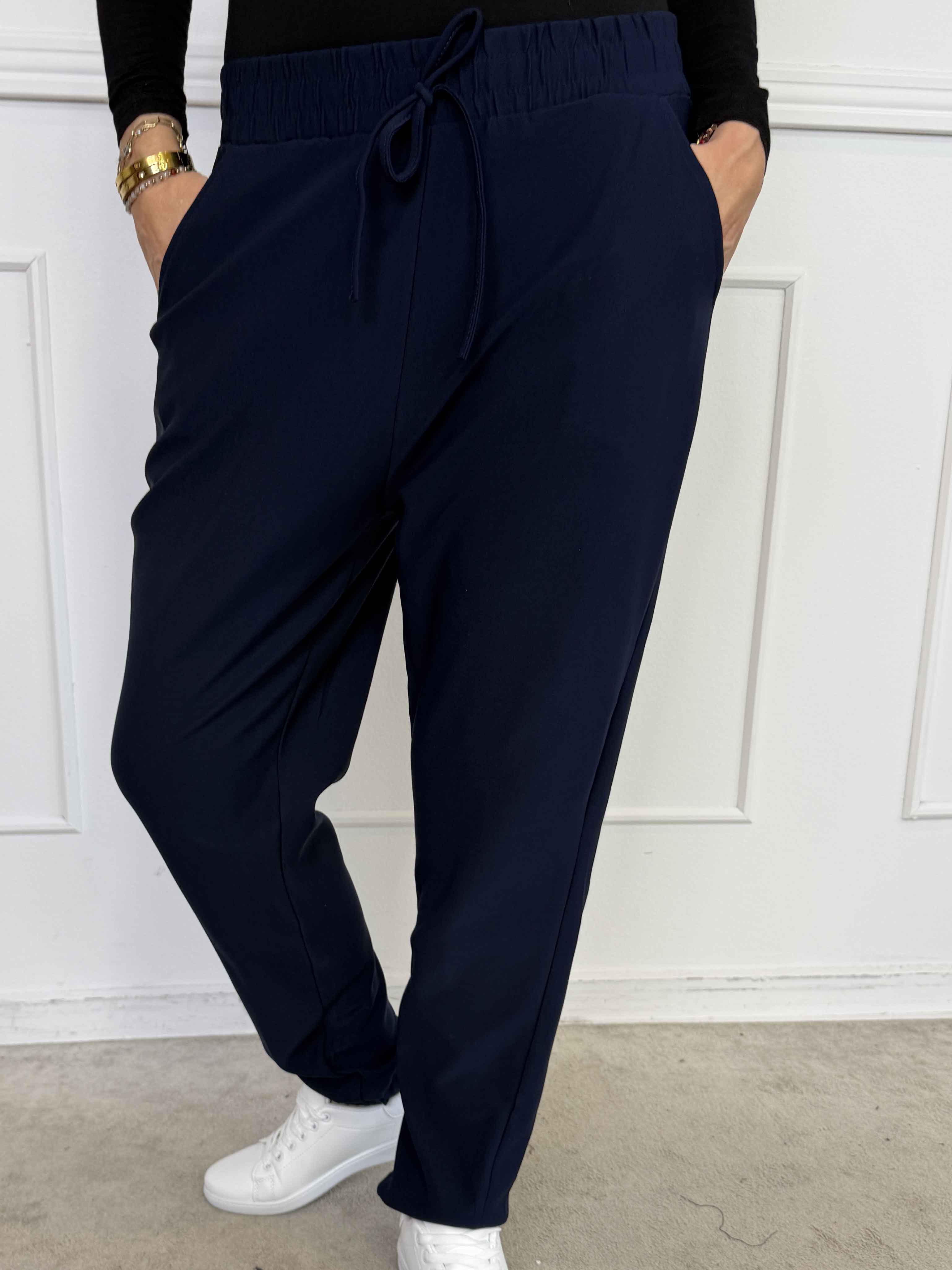 Iliona - Joggingbukser med elastik forenden af buksebenet