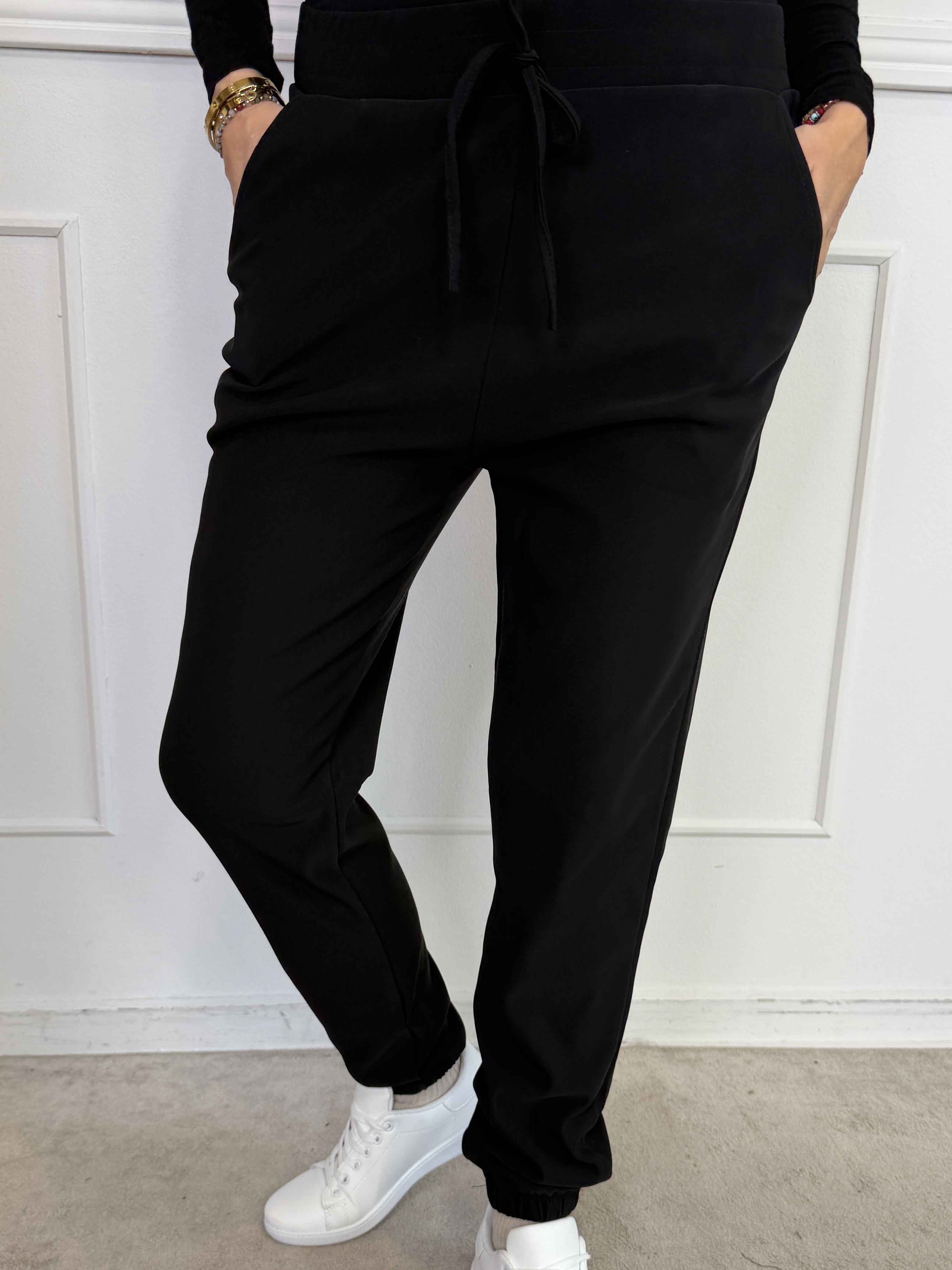 Iliona - Joggingbukser med elastik forenden af buksebenet