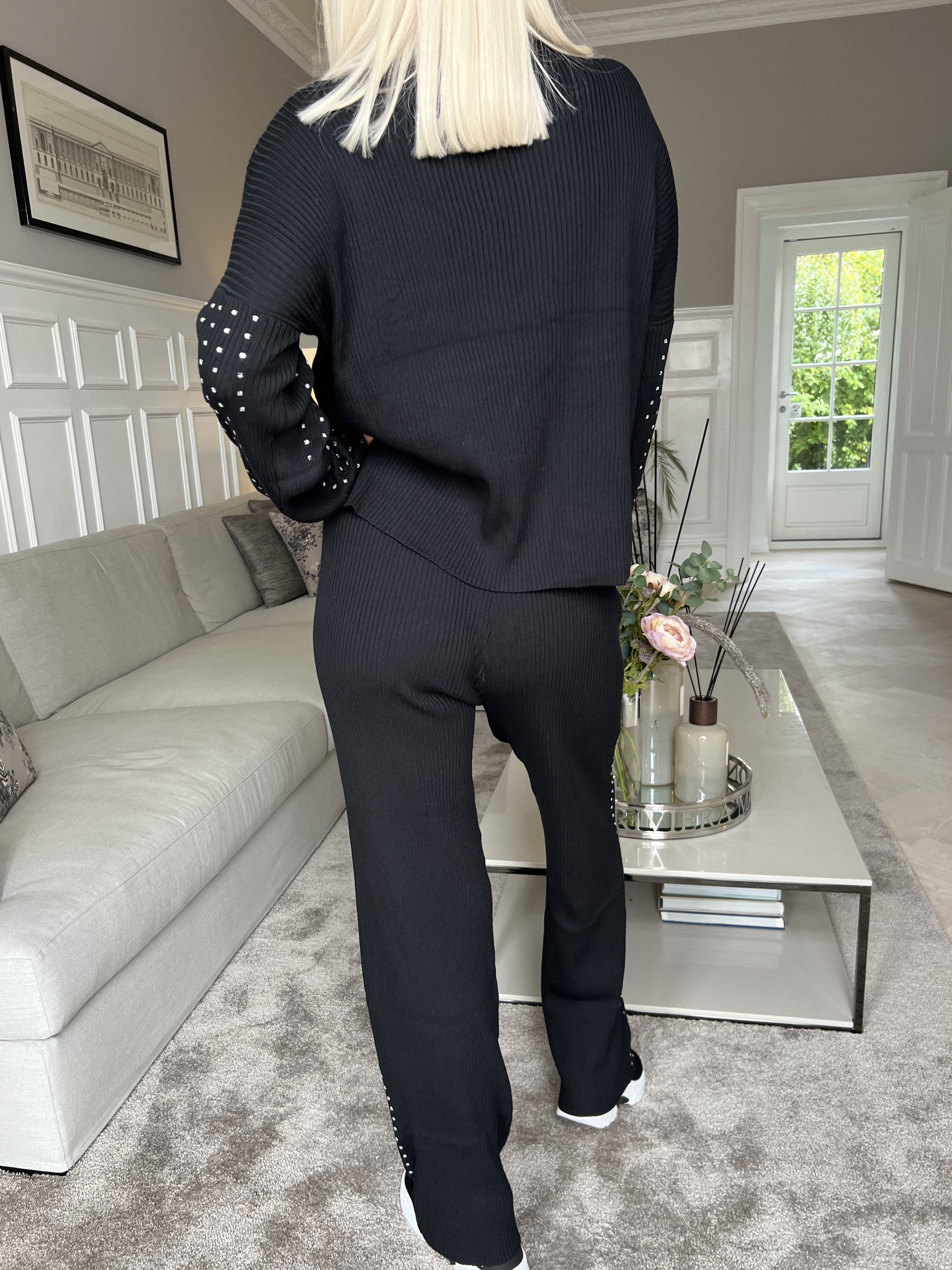 Neta - Snyggt stickset med similisten