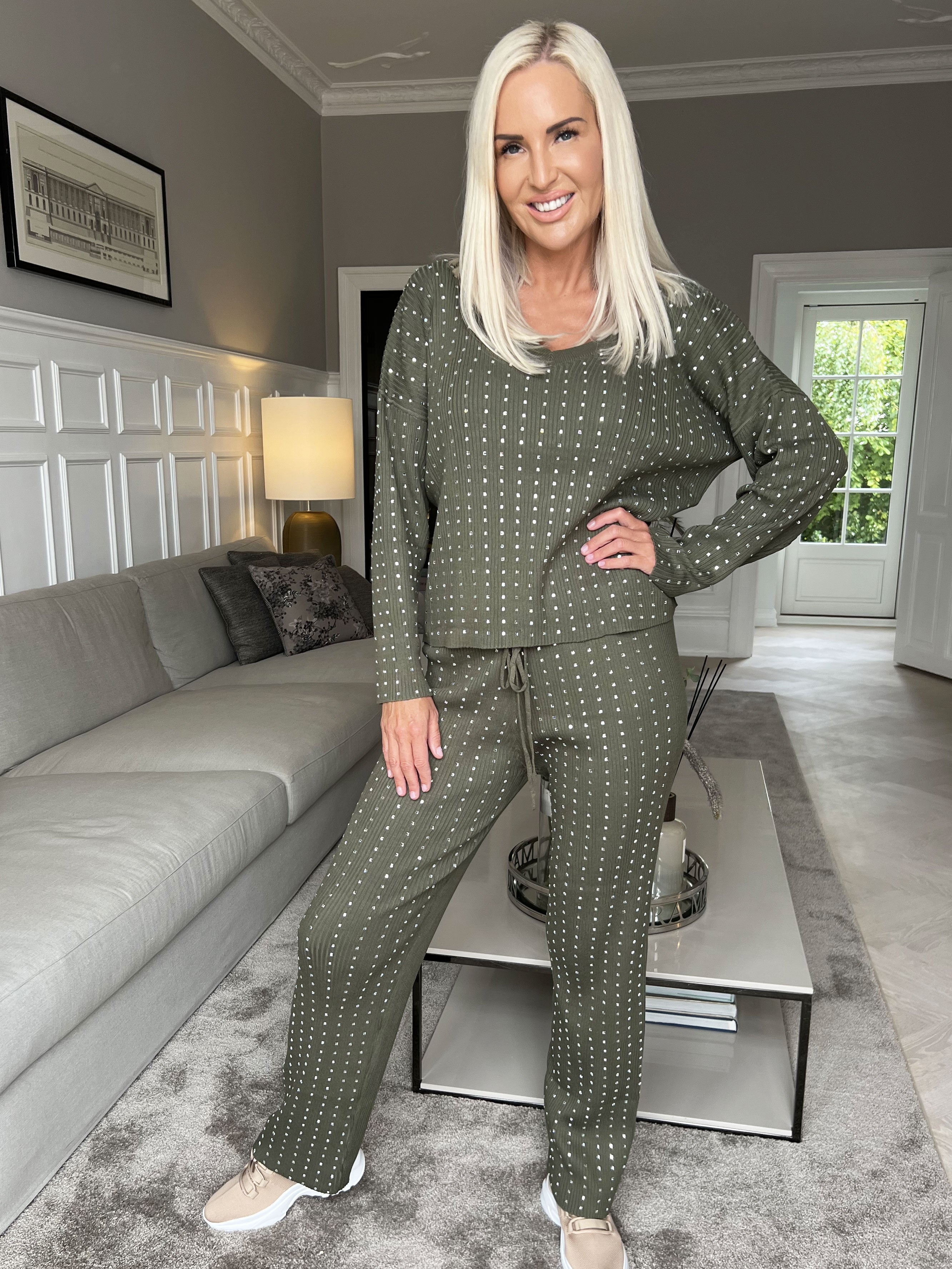 Neta - Snyggt stickset med similisten