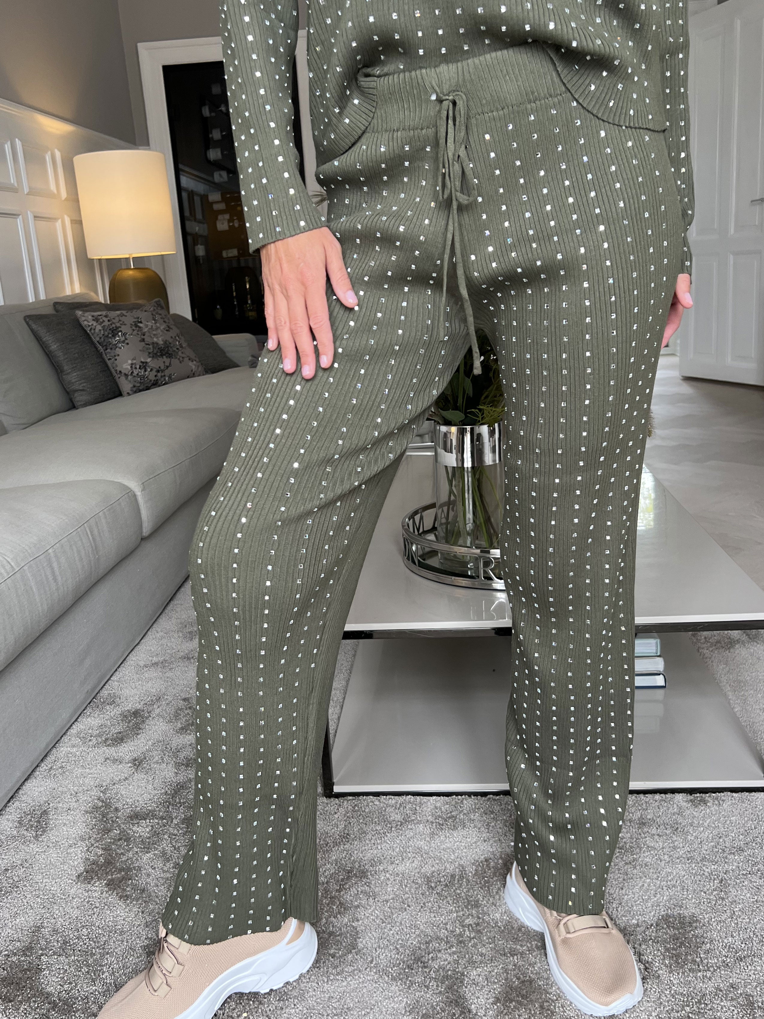 Neta - Snyggt stickset med similisten