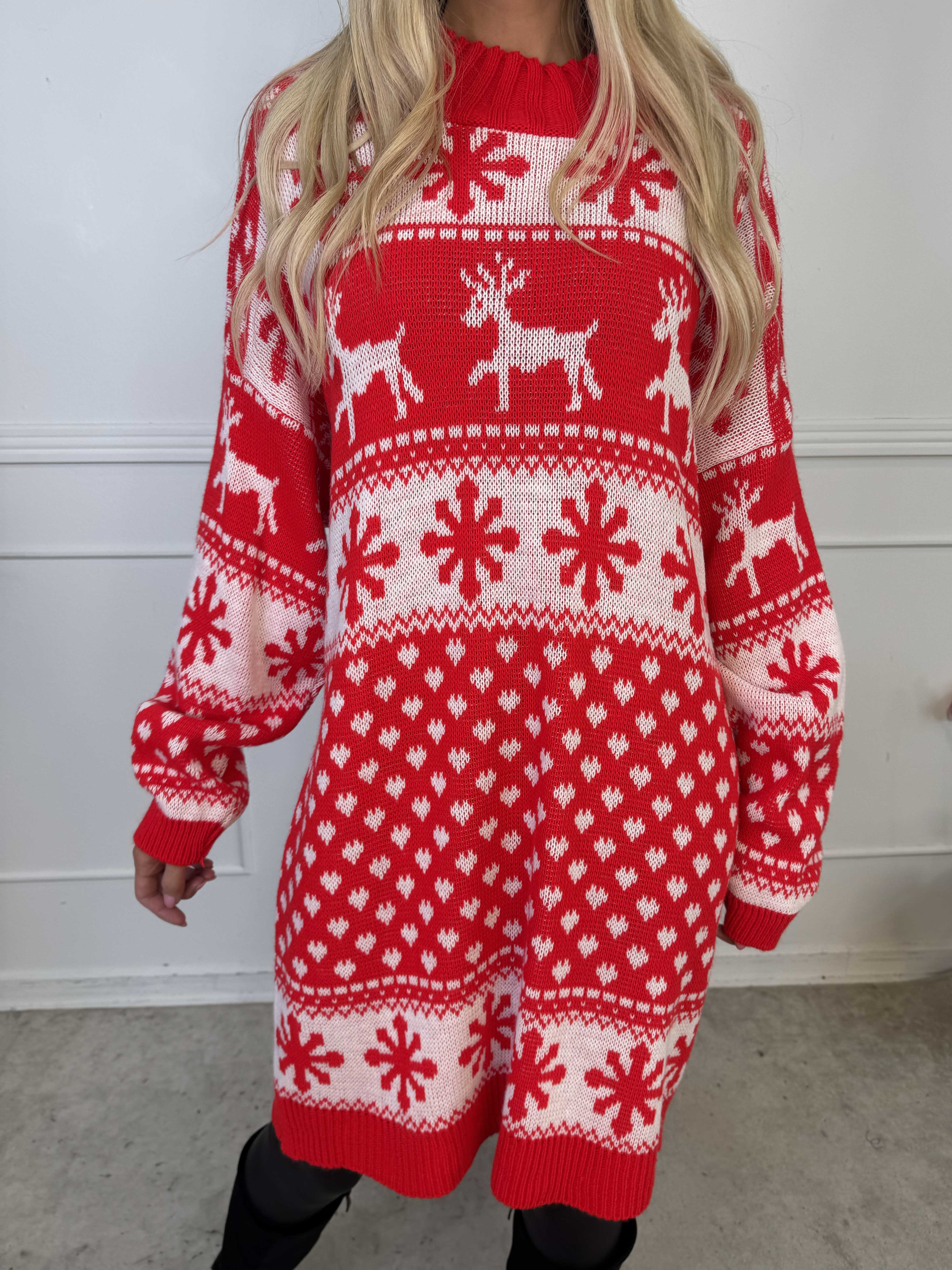 Elza - Stickad julklänning med renar och snöflingor