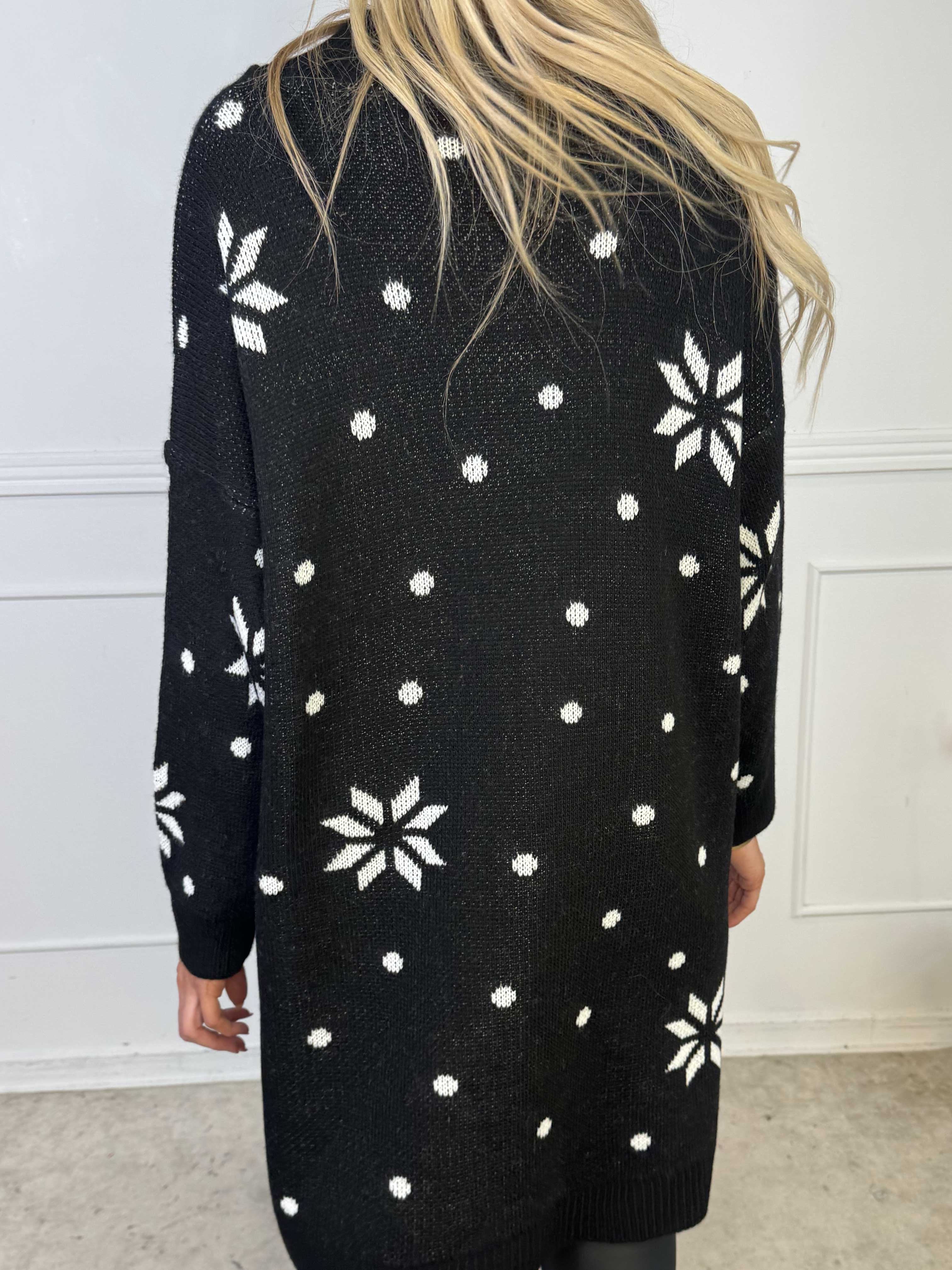 Rudy - Stickad julklänning med Rudolf på magen